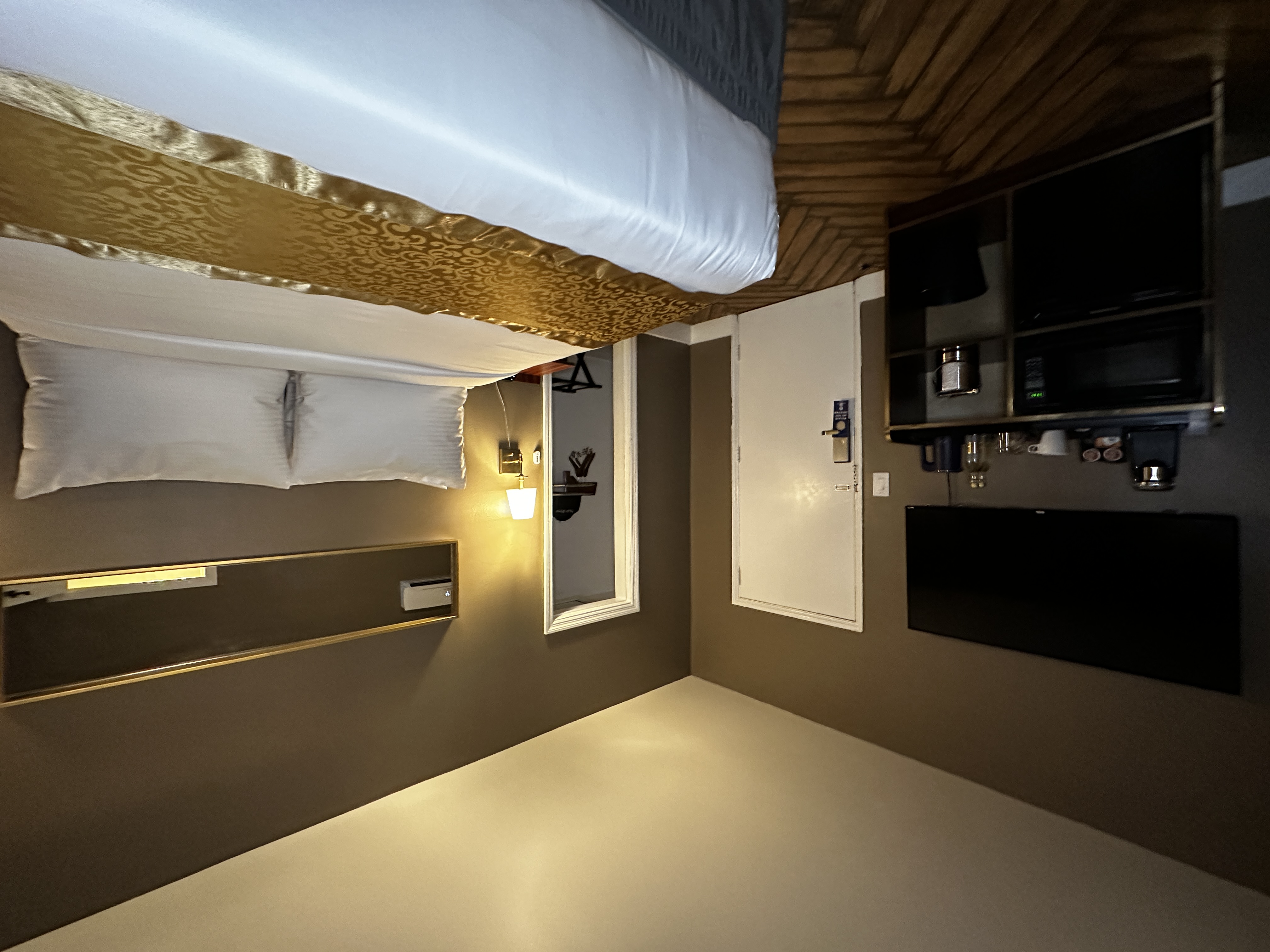 Double Deluxe One Bed