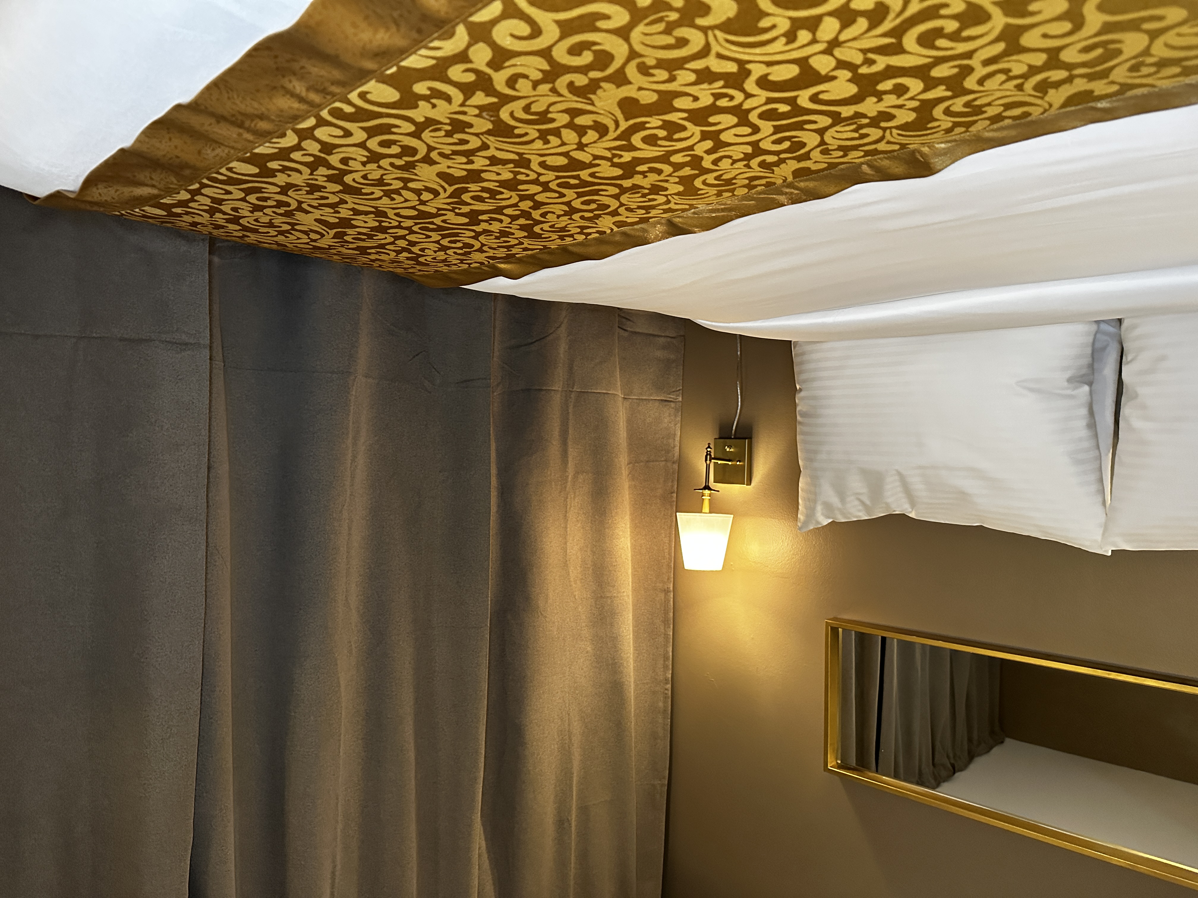 Double Deluxe One Bed