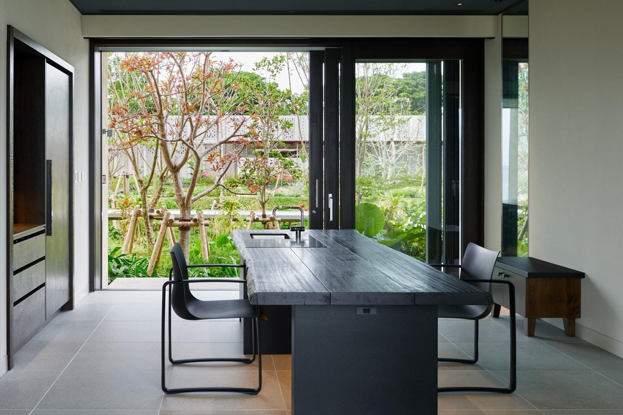 Double Ocean Front King Bed