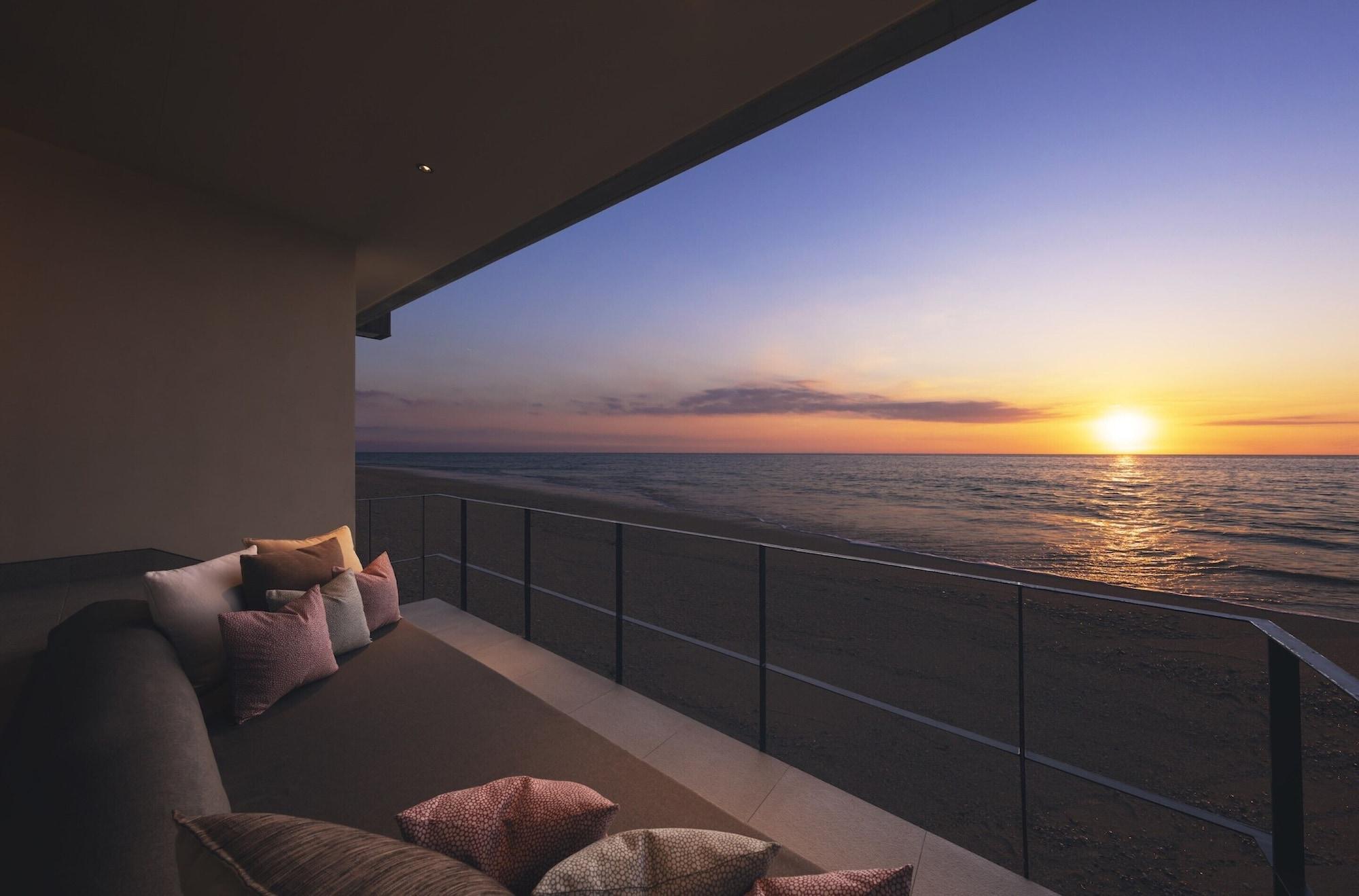 Suite Ocean Front with Balcony