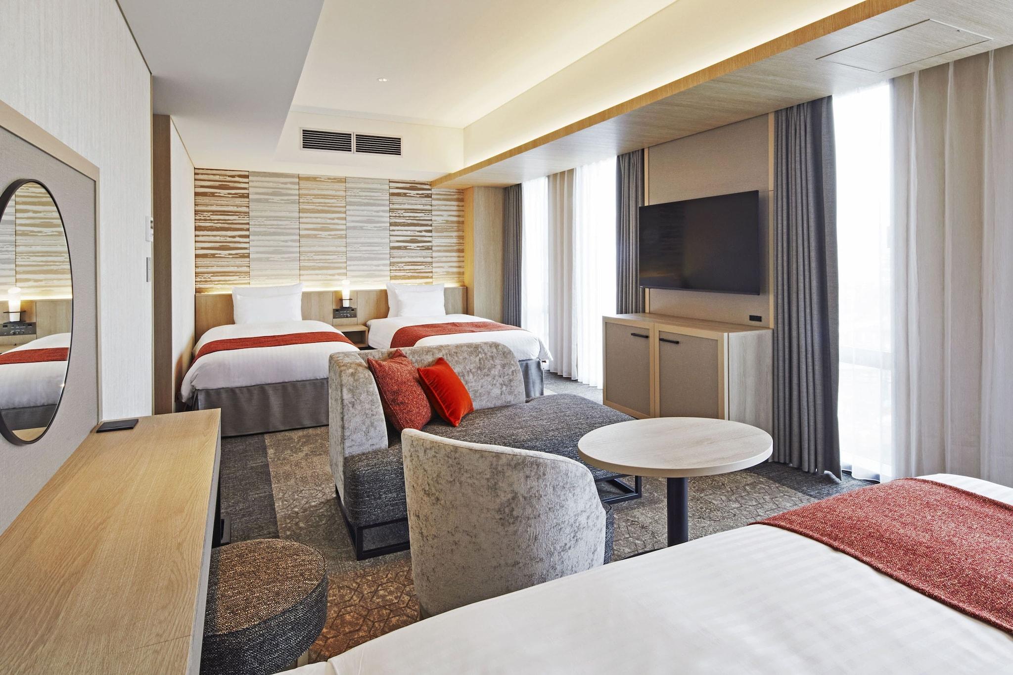 Triple Deluxe City View