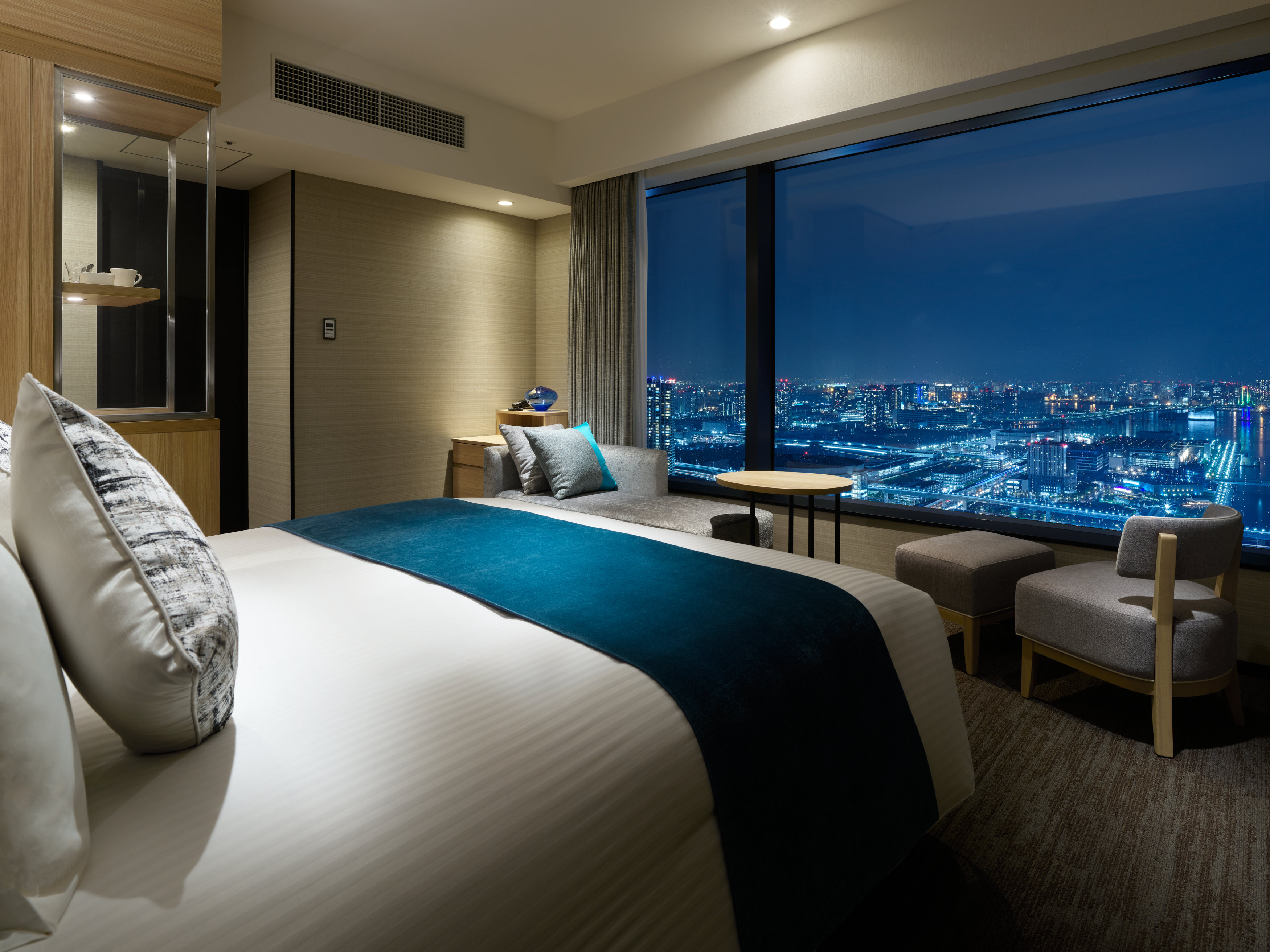 Double King Size Bed