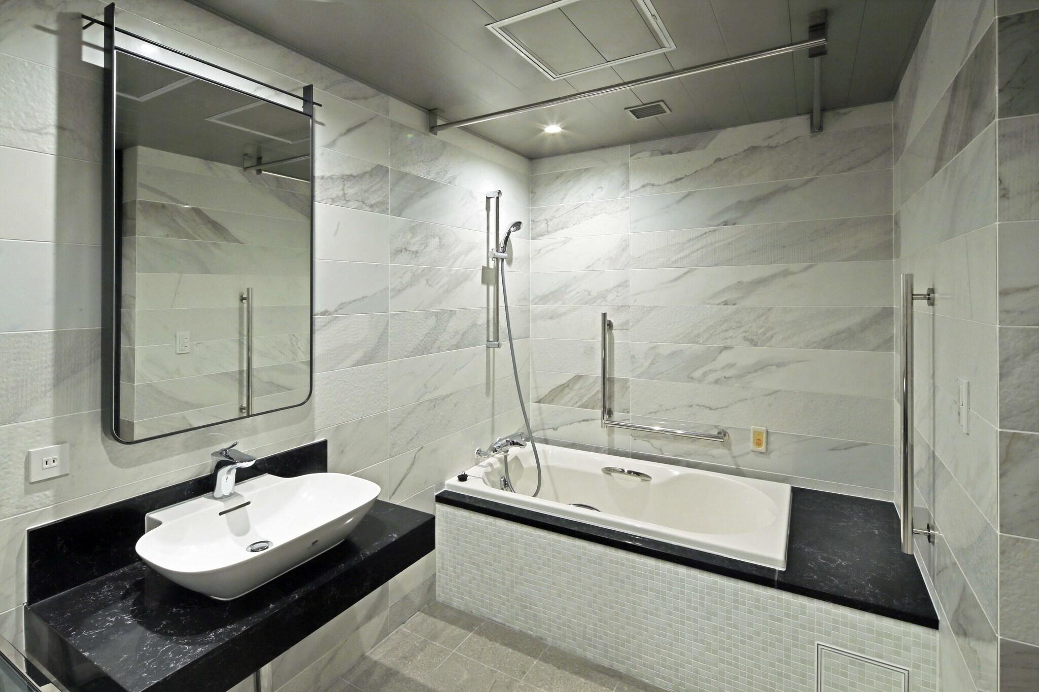 Twin Deluxe Two Beds