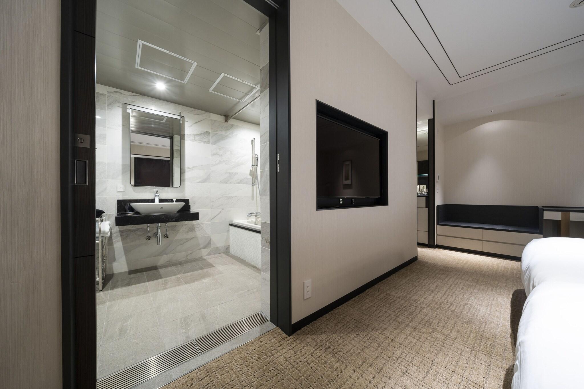 Twin Deluxe Two Beds