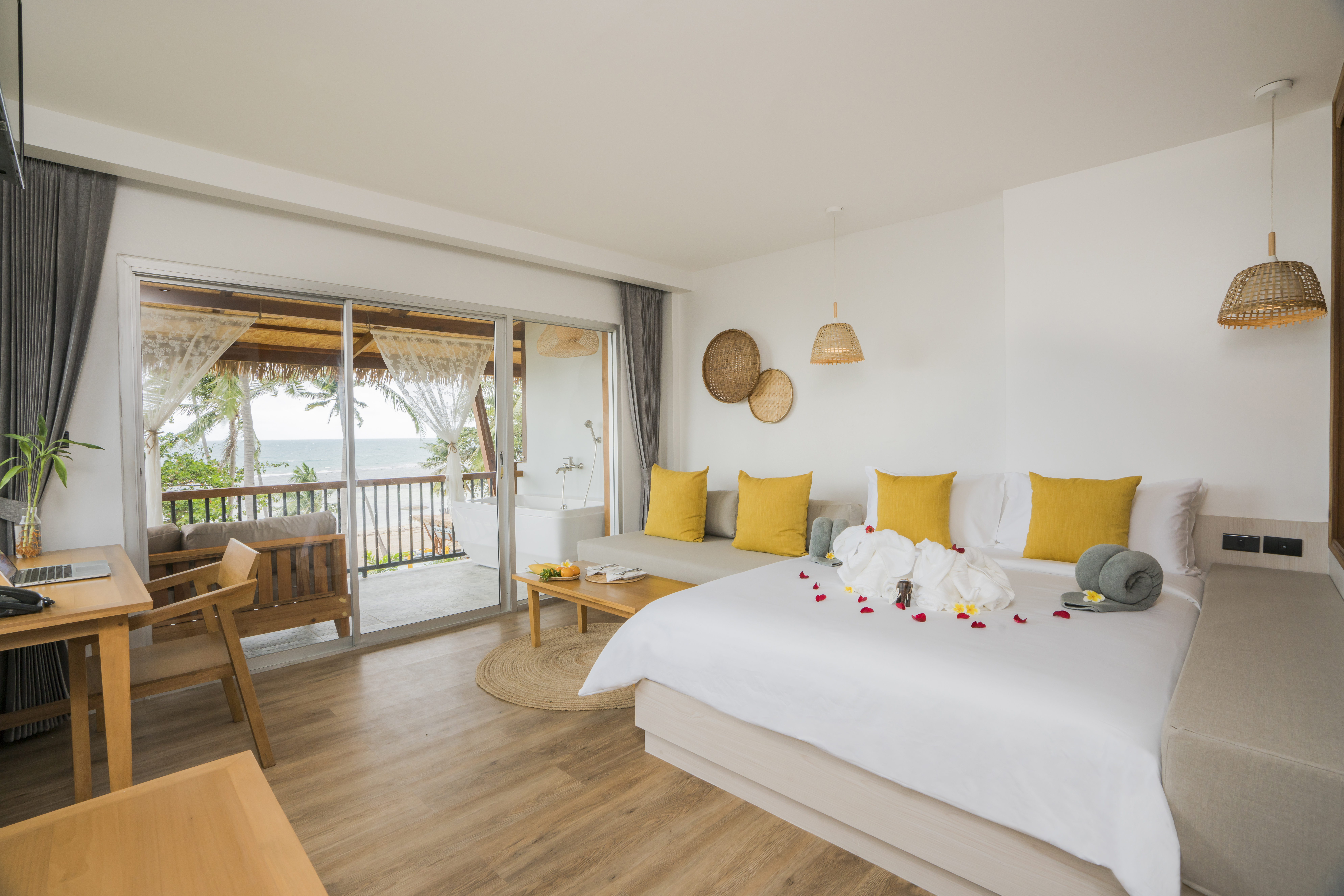 Double or Twin Deluxe Sea View