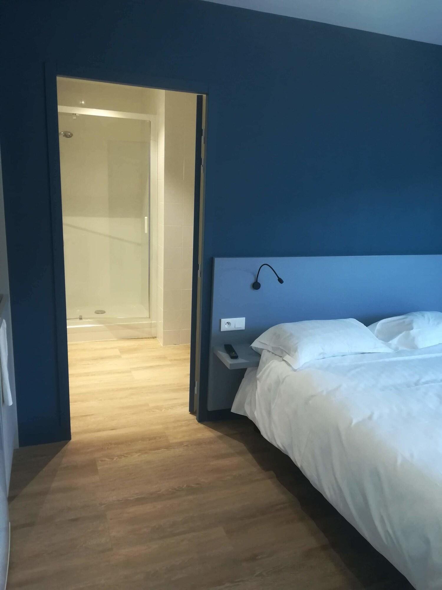 Studio Queen Size Bed