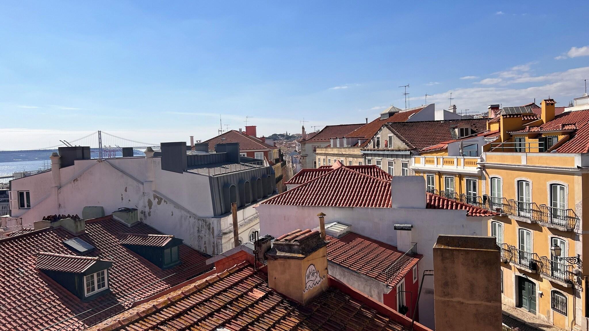 Double City View Queen Bed