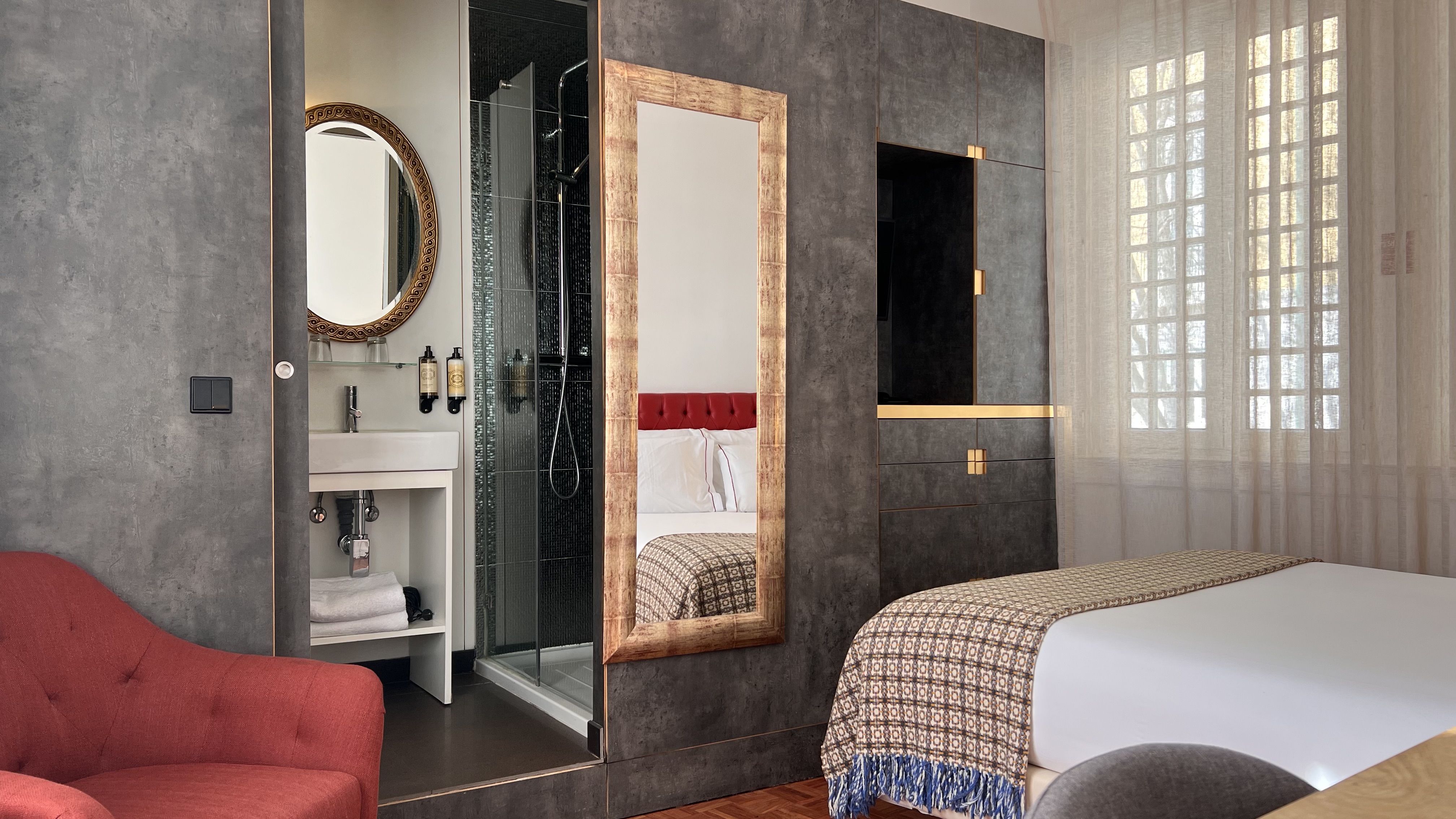 Double or Twin One Bedroom One Bathroom