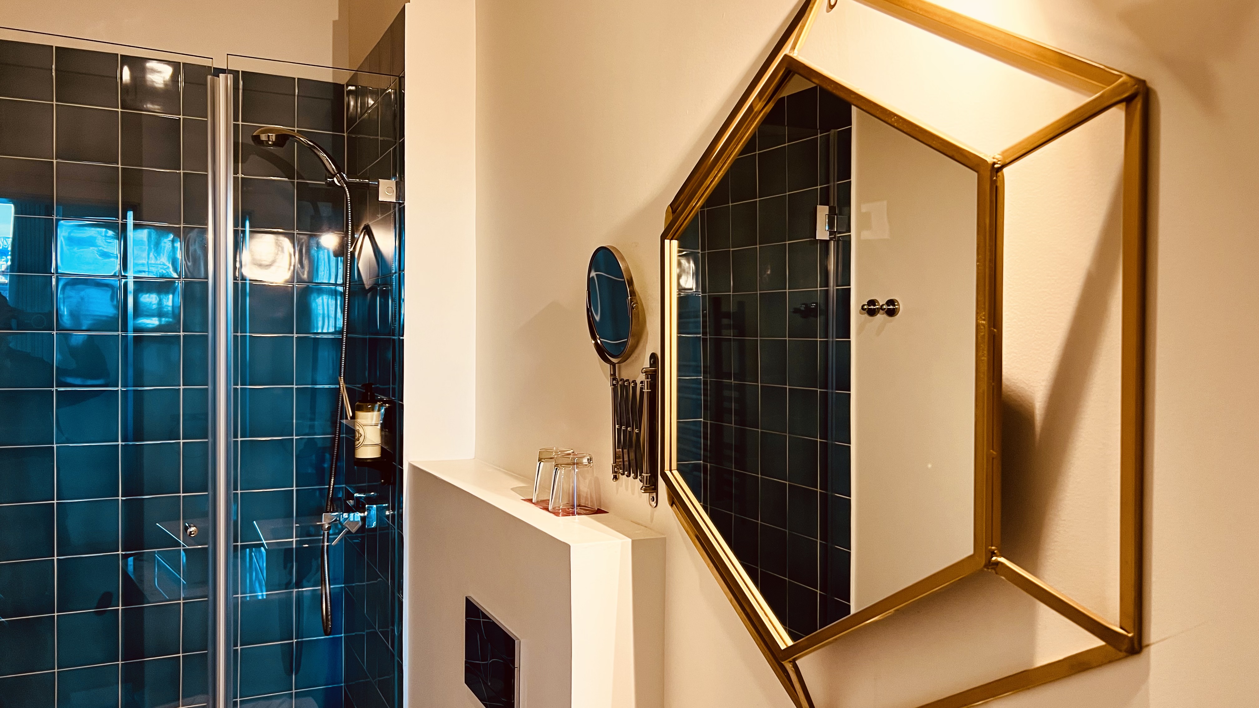 Double or Twin One Bedroom One Bathroom