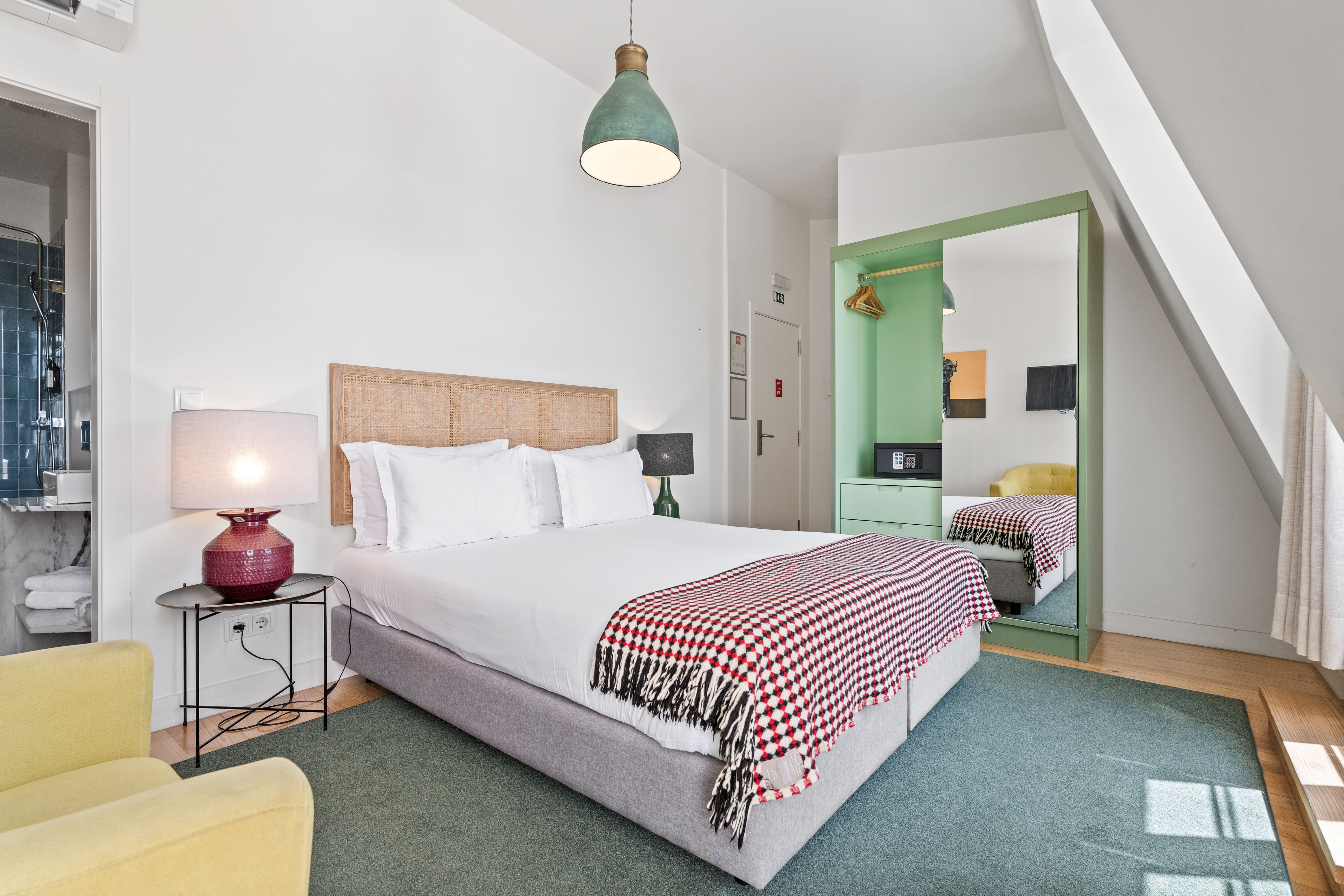 Double or Twin One Bedroom One Bathroom