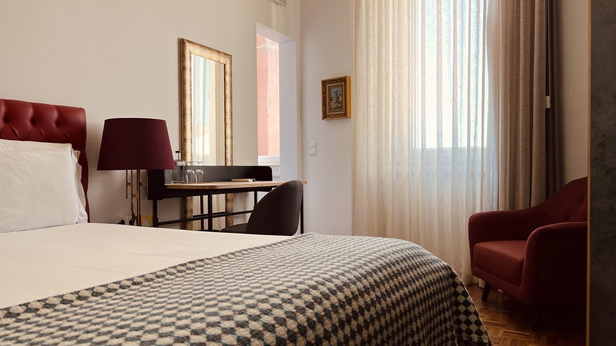 Double City View Queen Bed