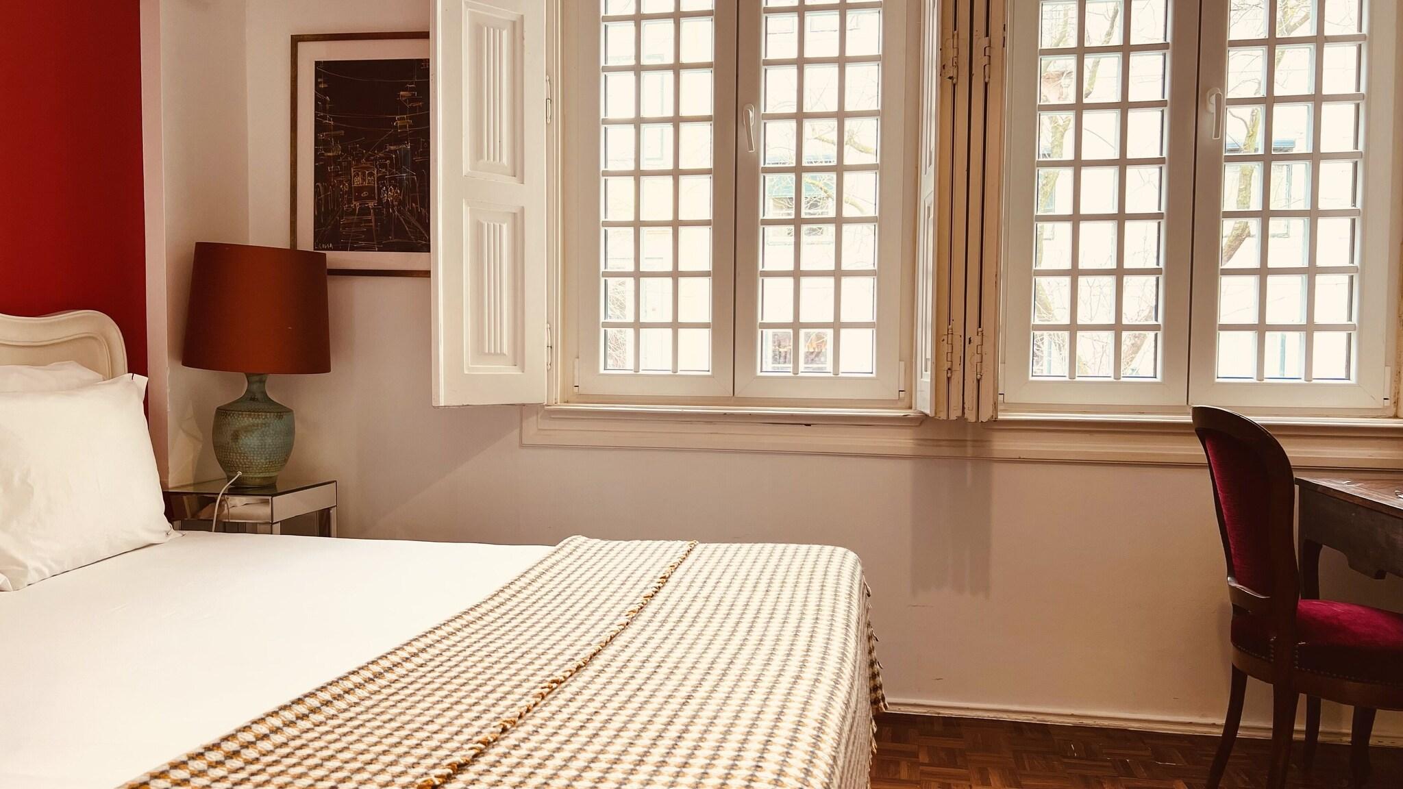 Double Queen Size Bed