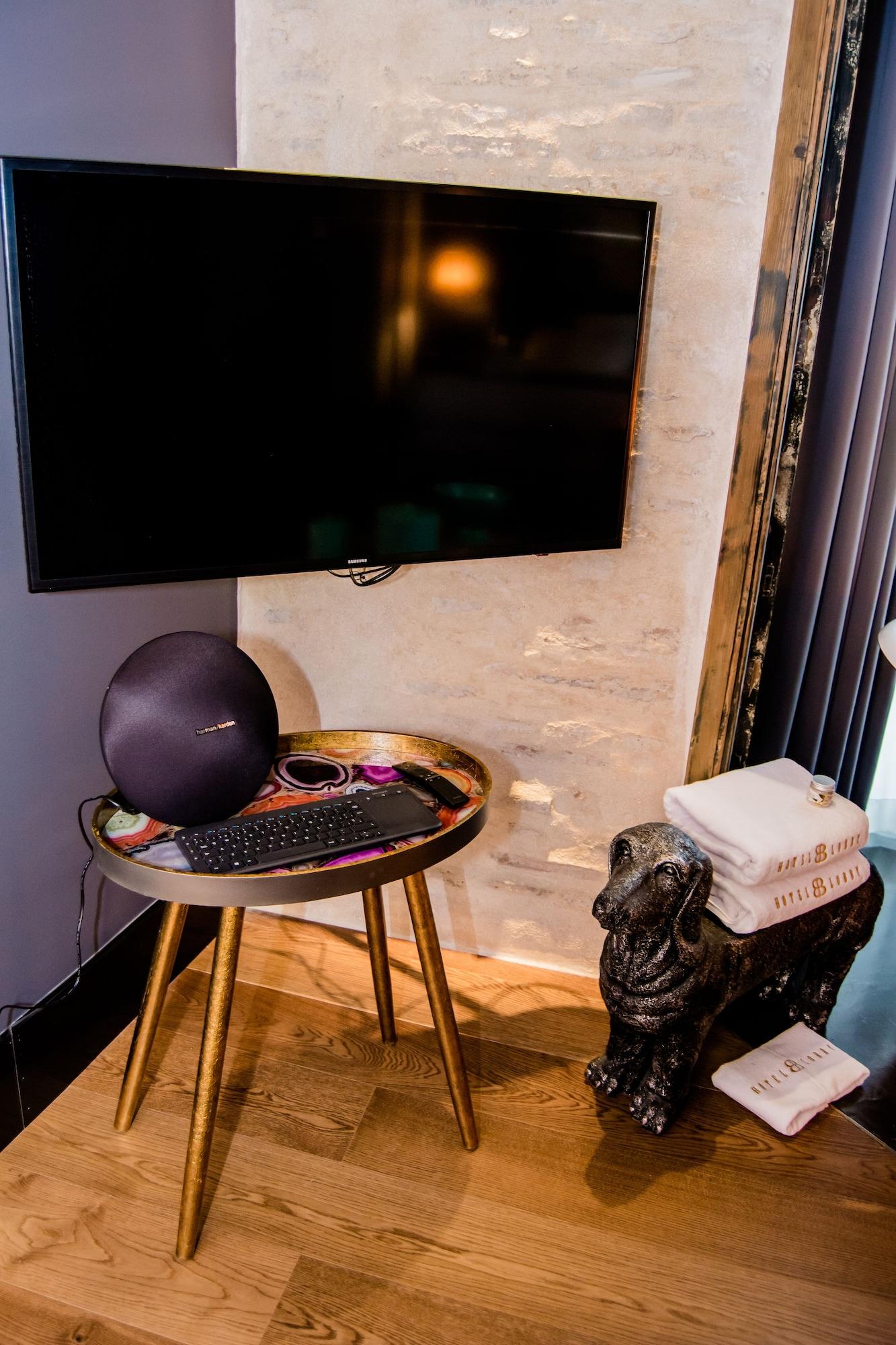 Double or Twin Queen Size Bed