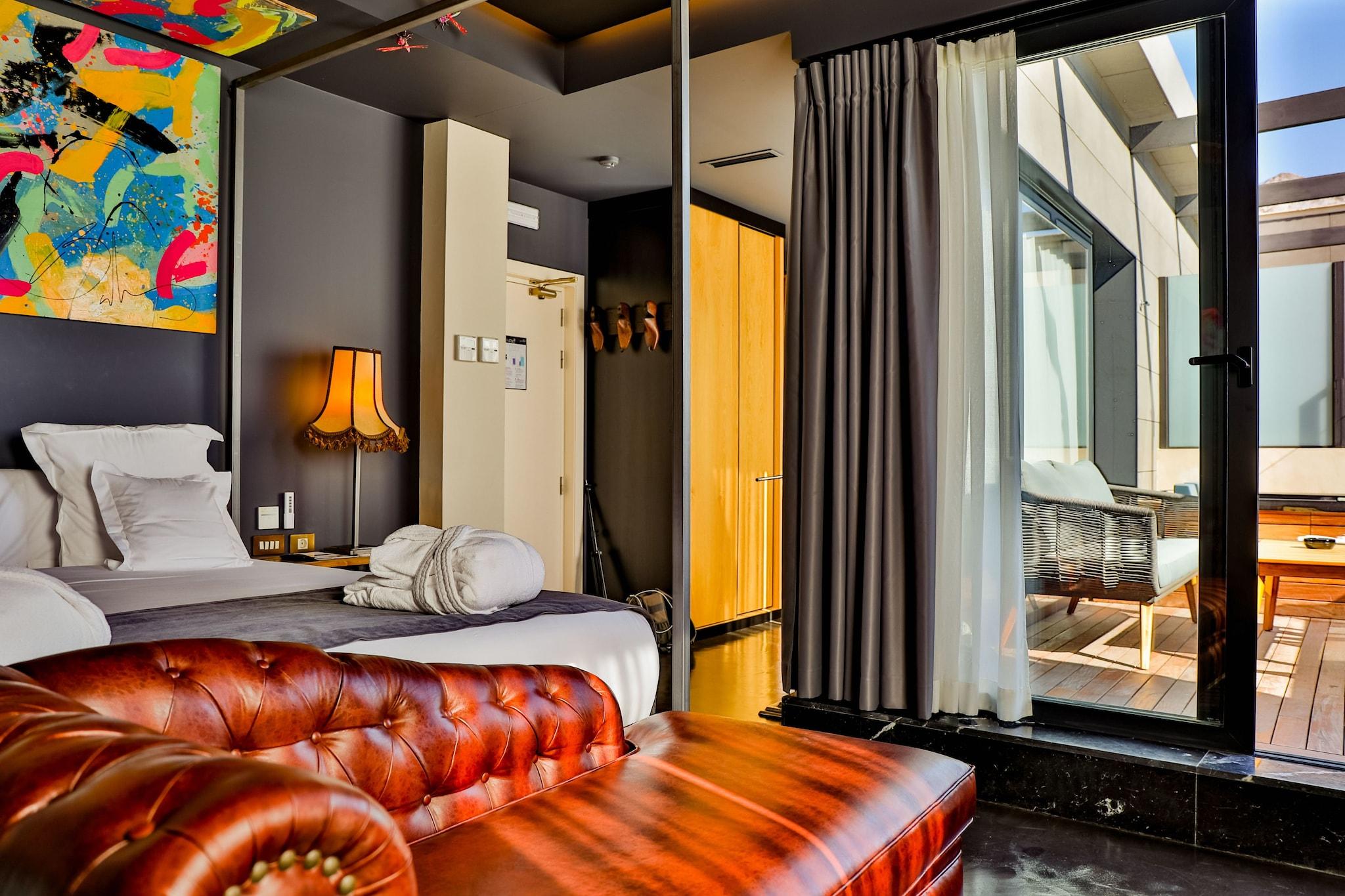 Room King Bed with Jacuzzi