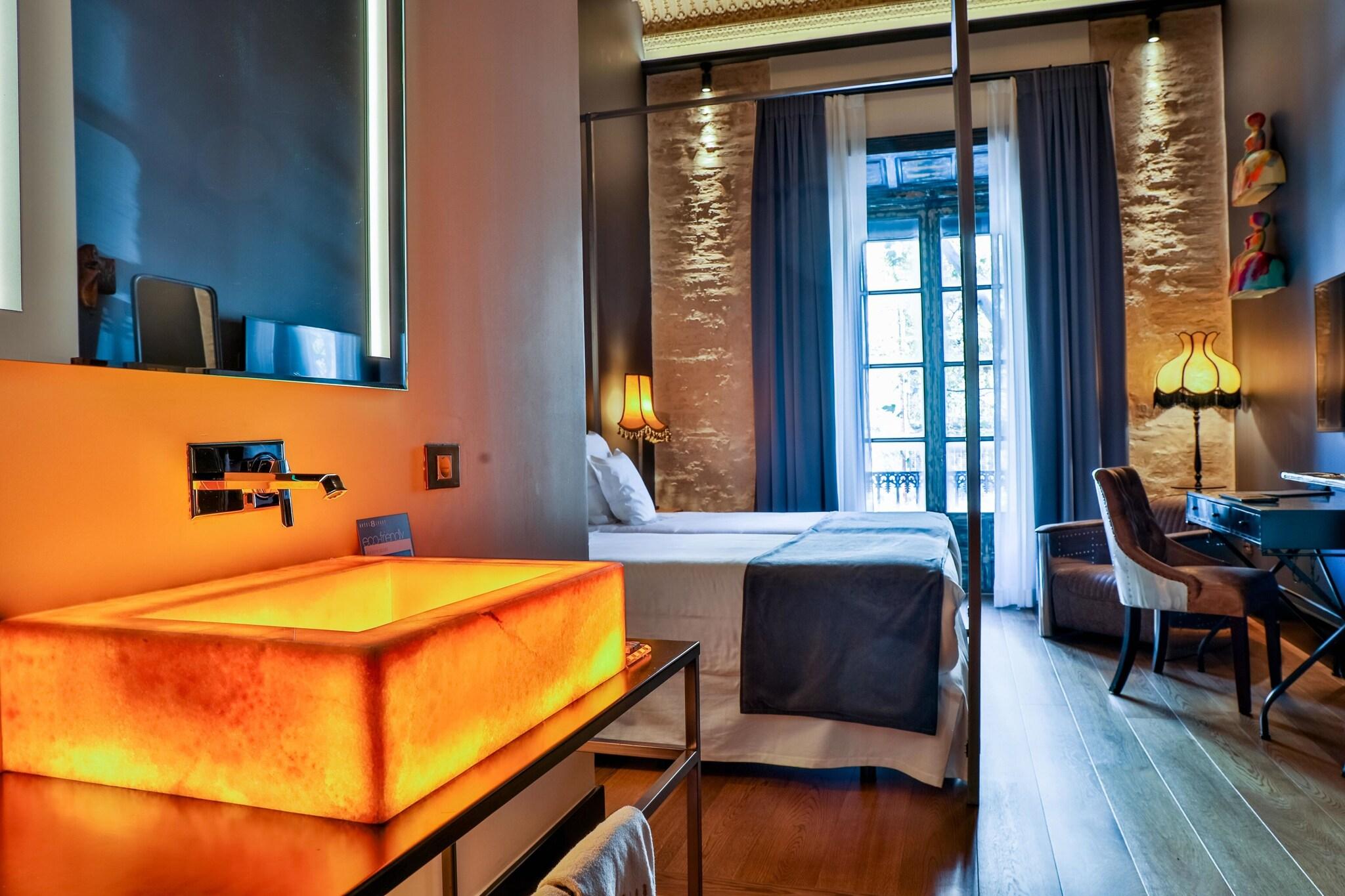 Double Deluxe Queen Bed