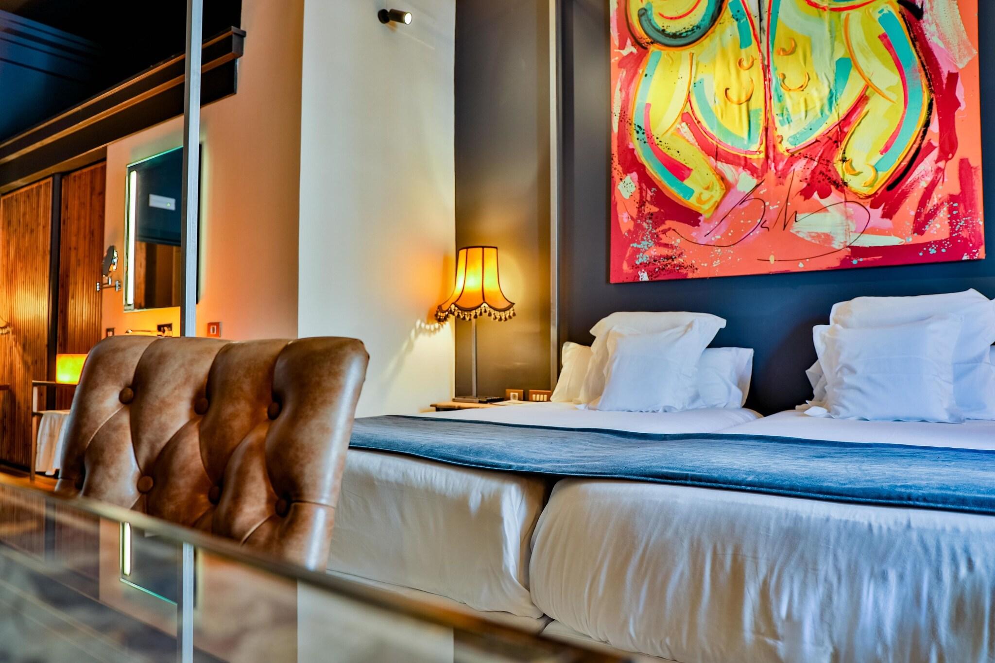 Double Deluxe Queen Bed