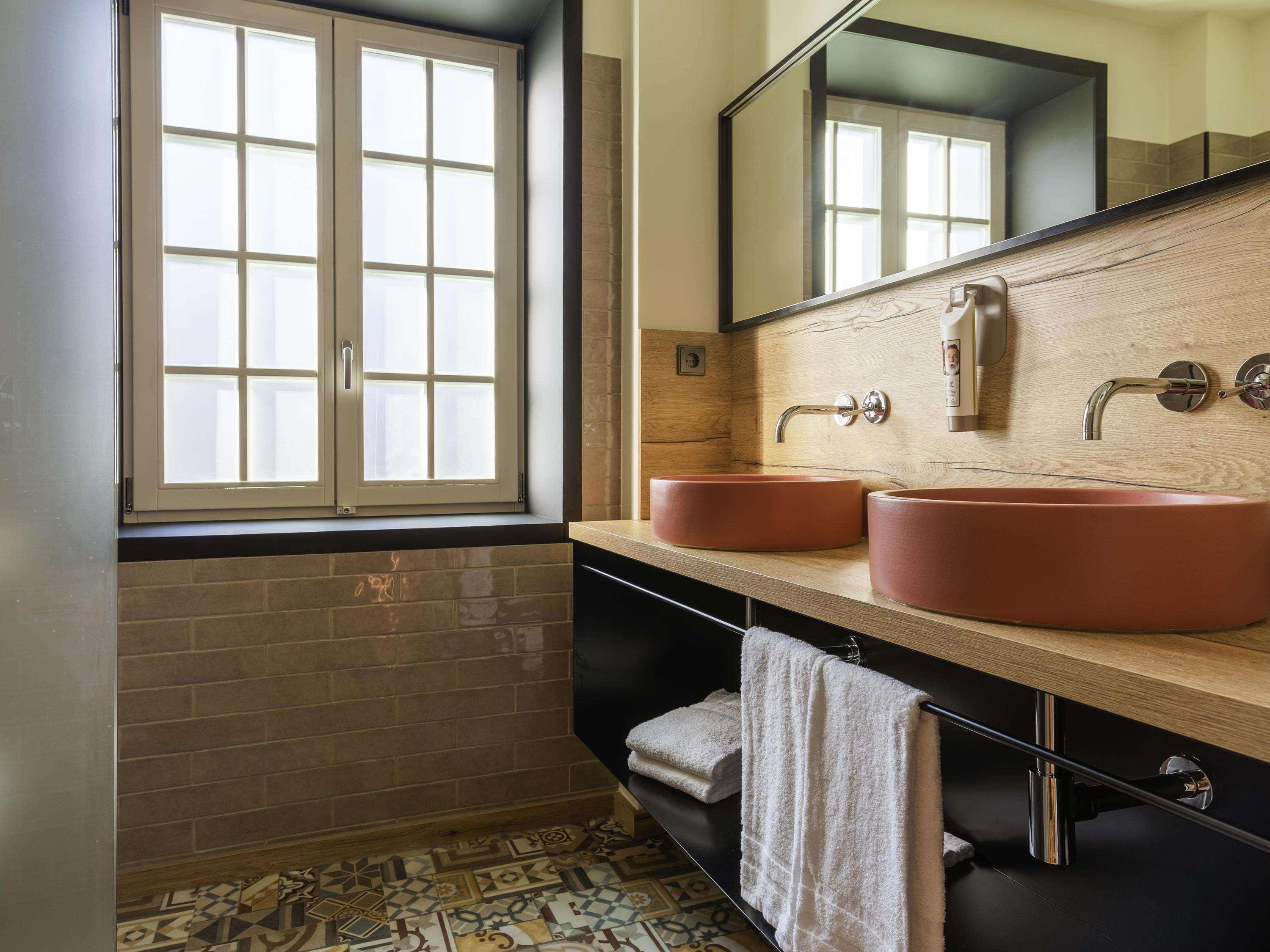 Double Queen Size Bed