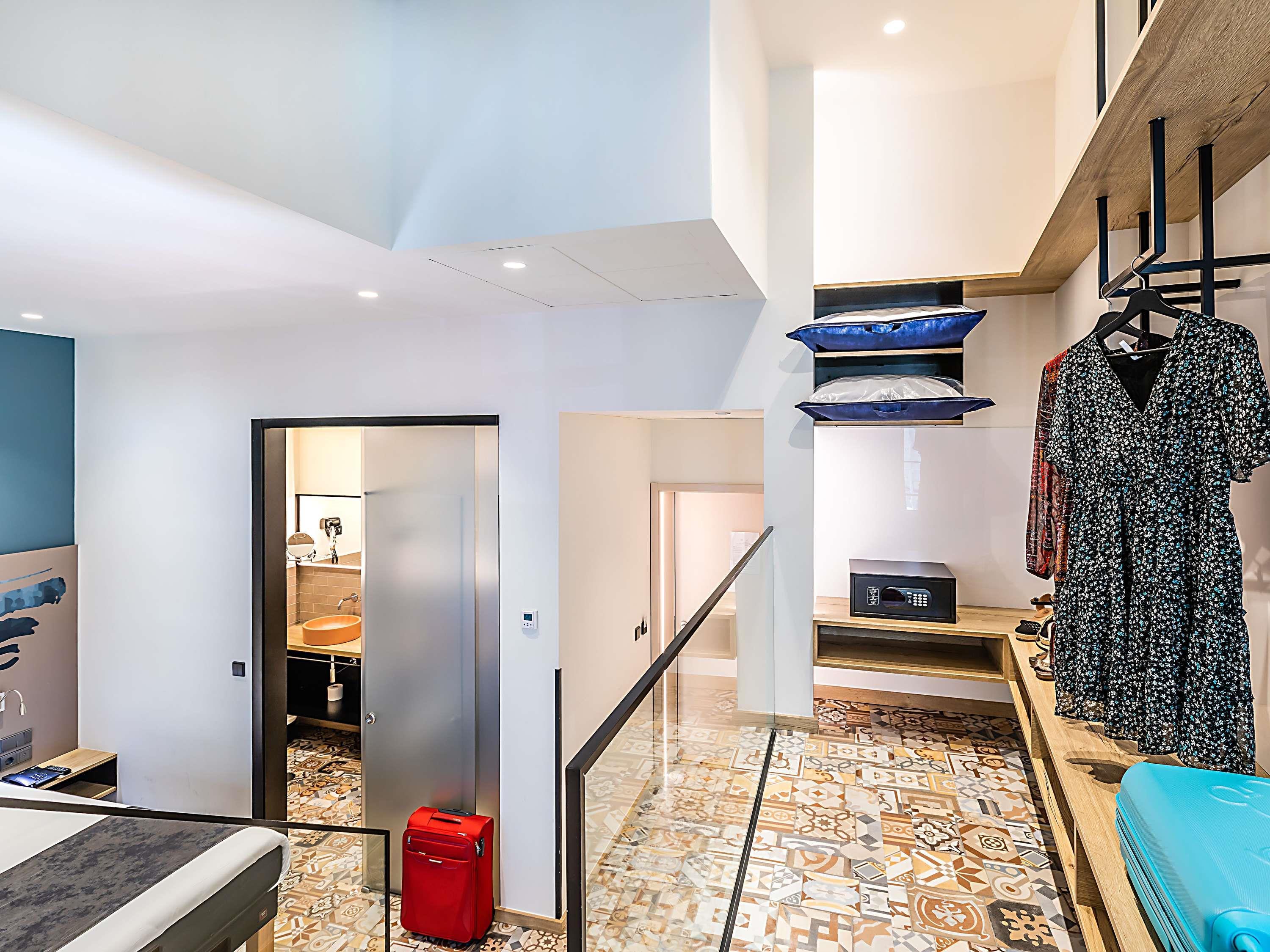 Double Superior King Bed