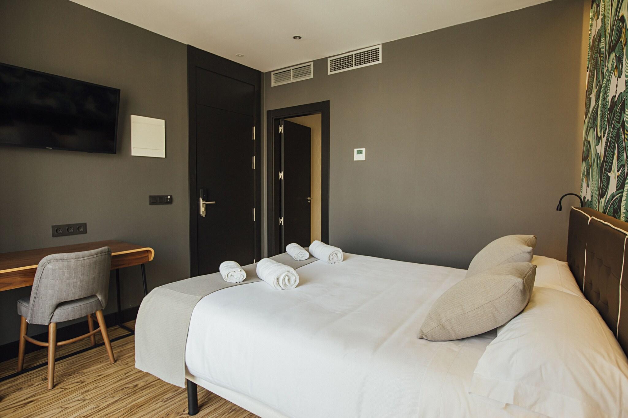 Double Queen Size Bed