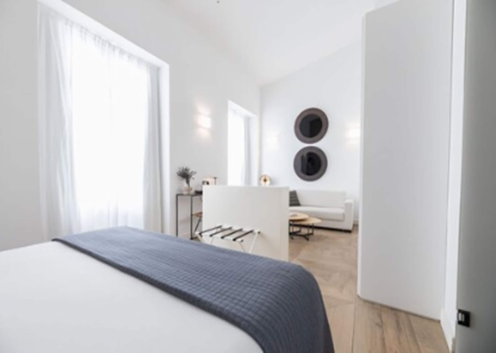 Studio King Size Bed