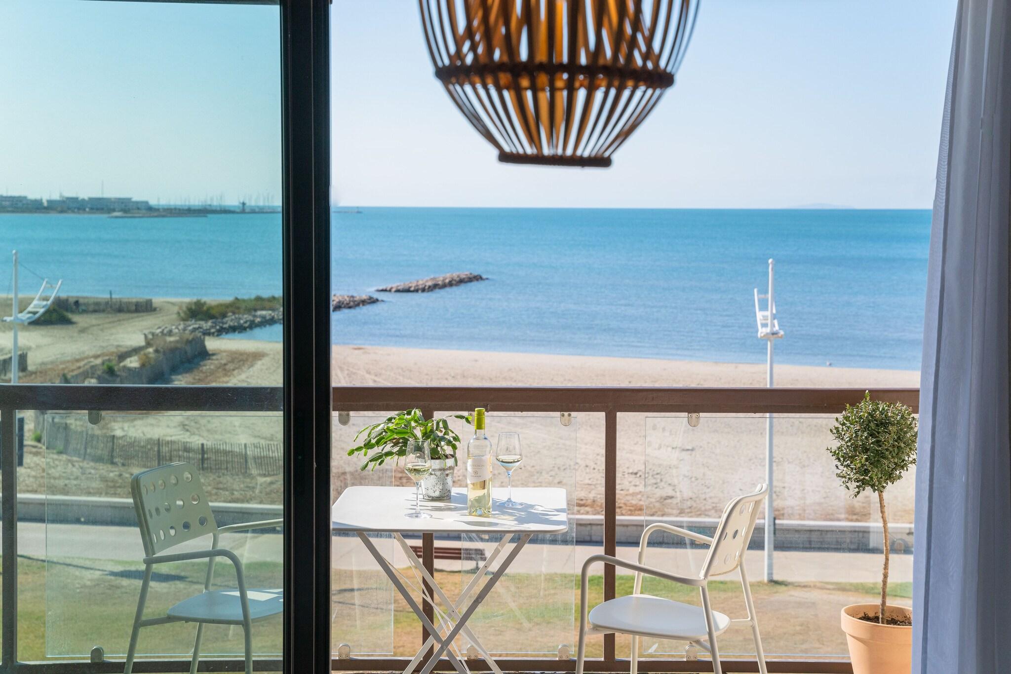 Studio Queen Size Bed