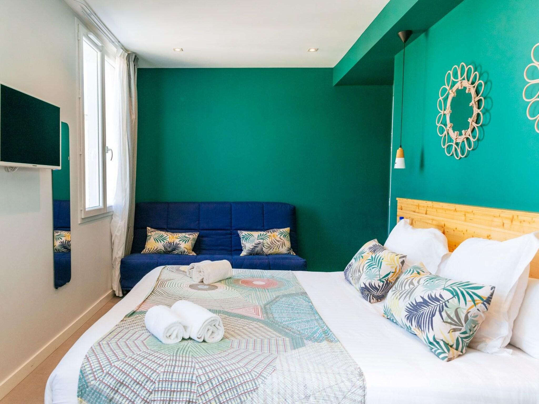 Family Room King Size Bed