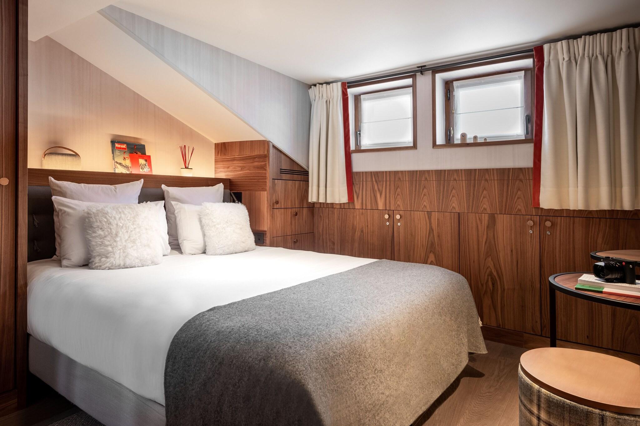 Double King Size Bed