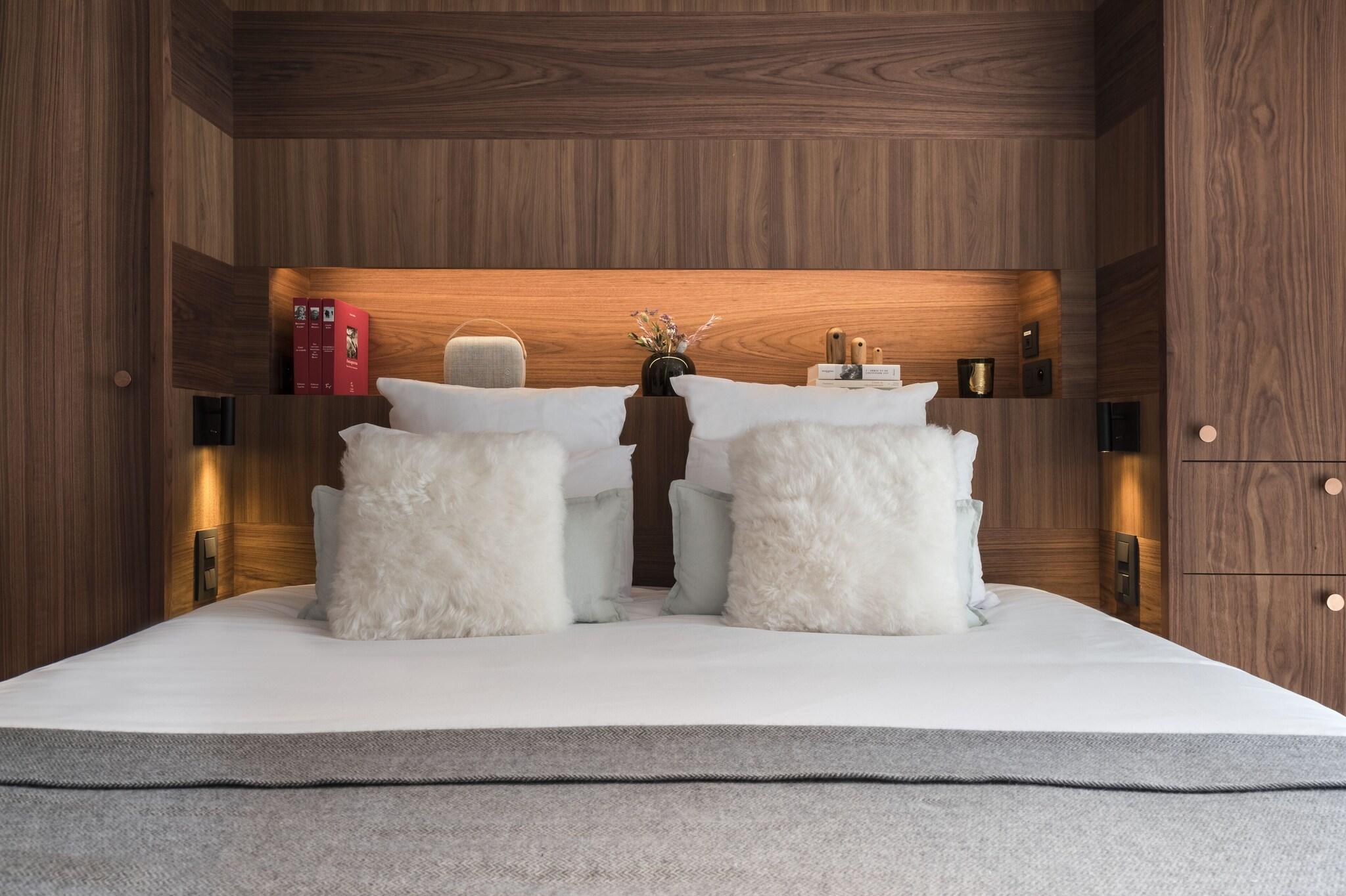 Double King Size Bed