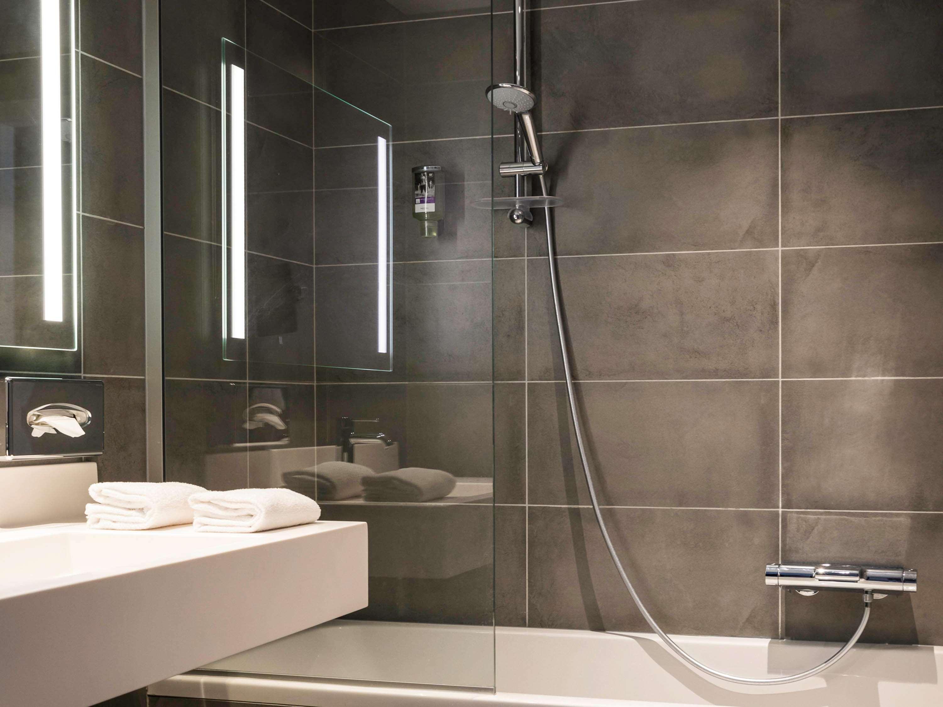 Double Classic Double Bed