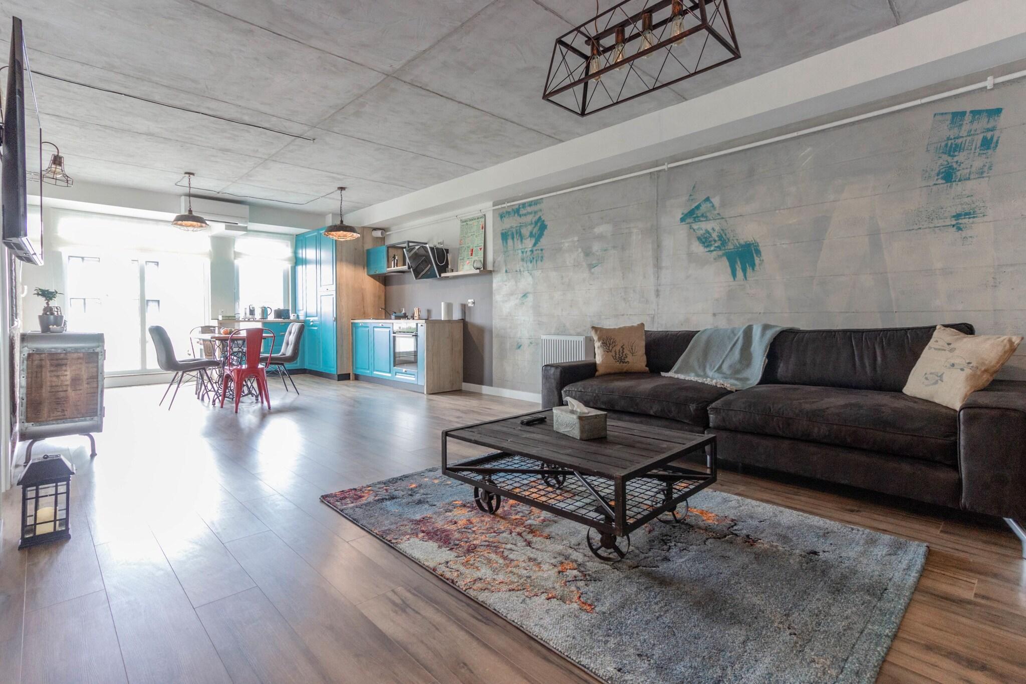 Apartment Queen Size Bed