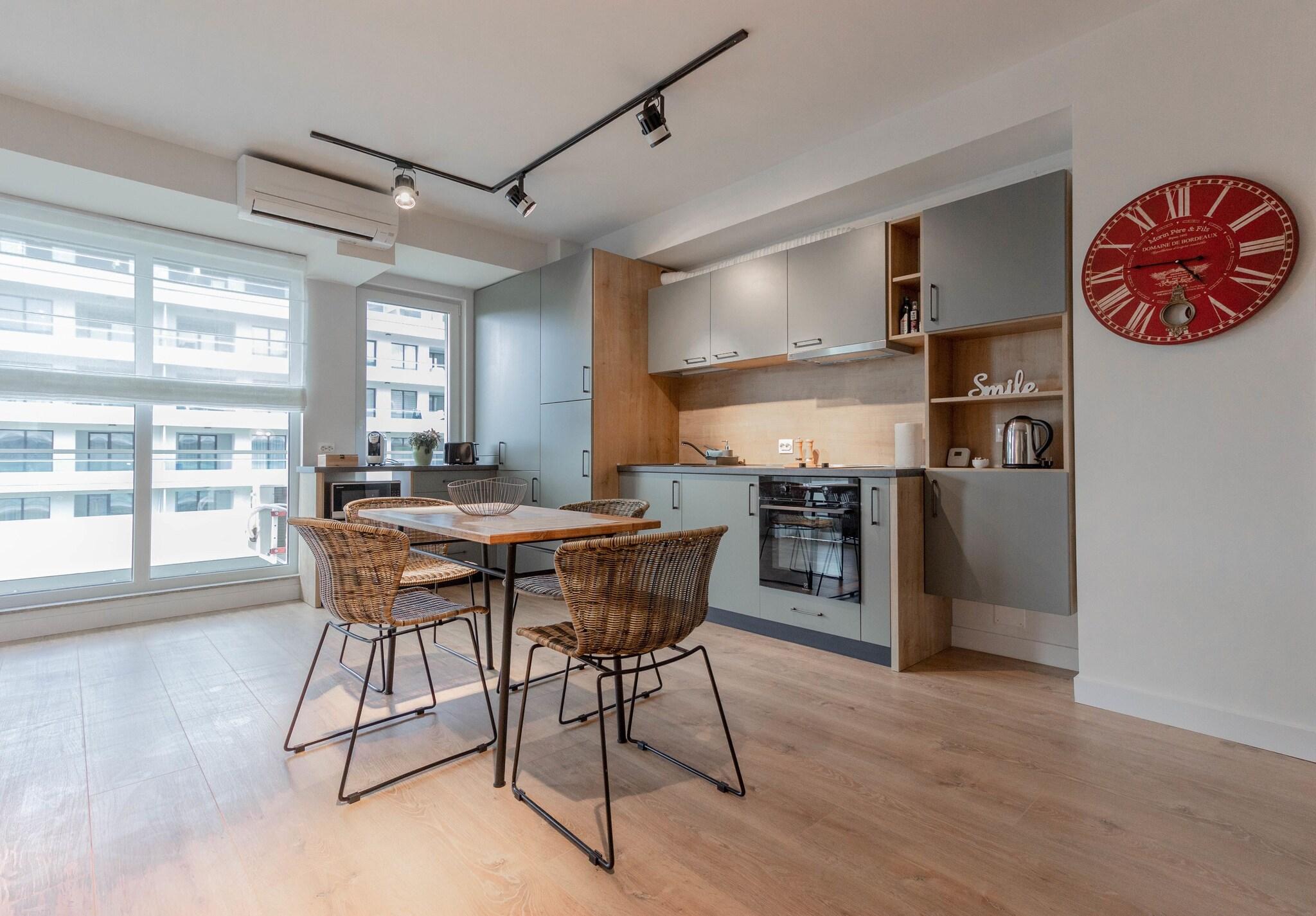 Apartment Queen Size Bed