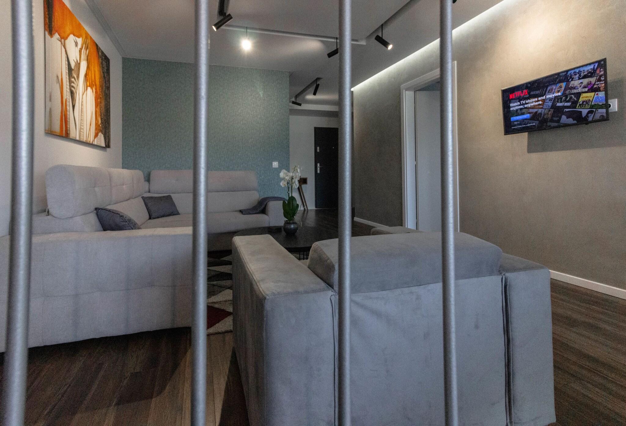 Apartment Business Queen Bed