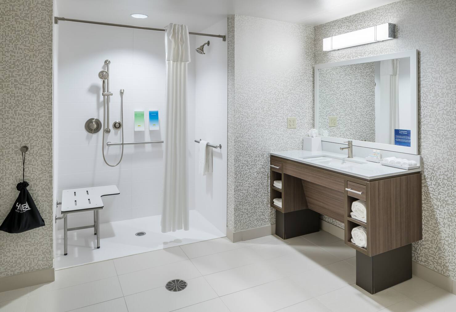 Suite Accessible-queen Size Bed