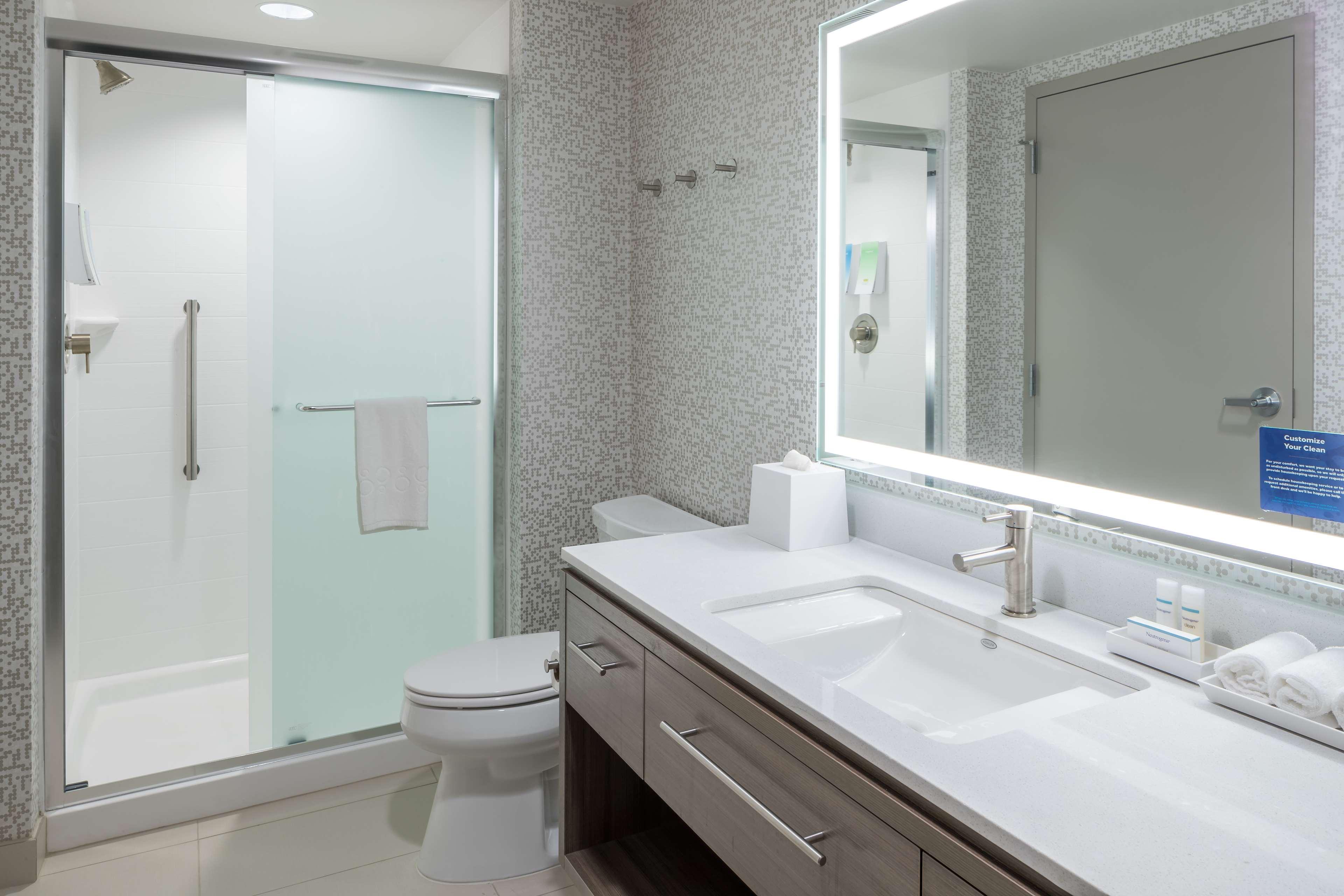 Suite Queen Bed Non Smoking