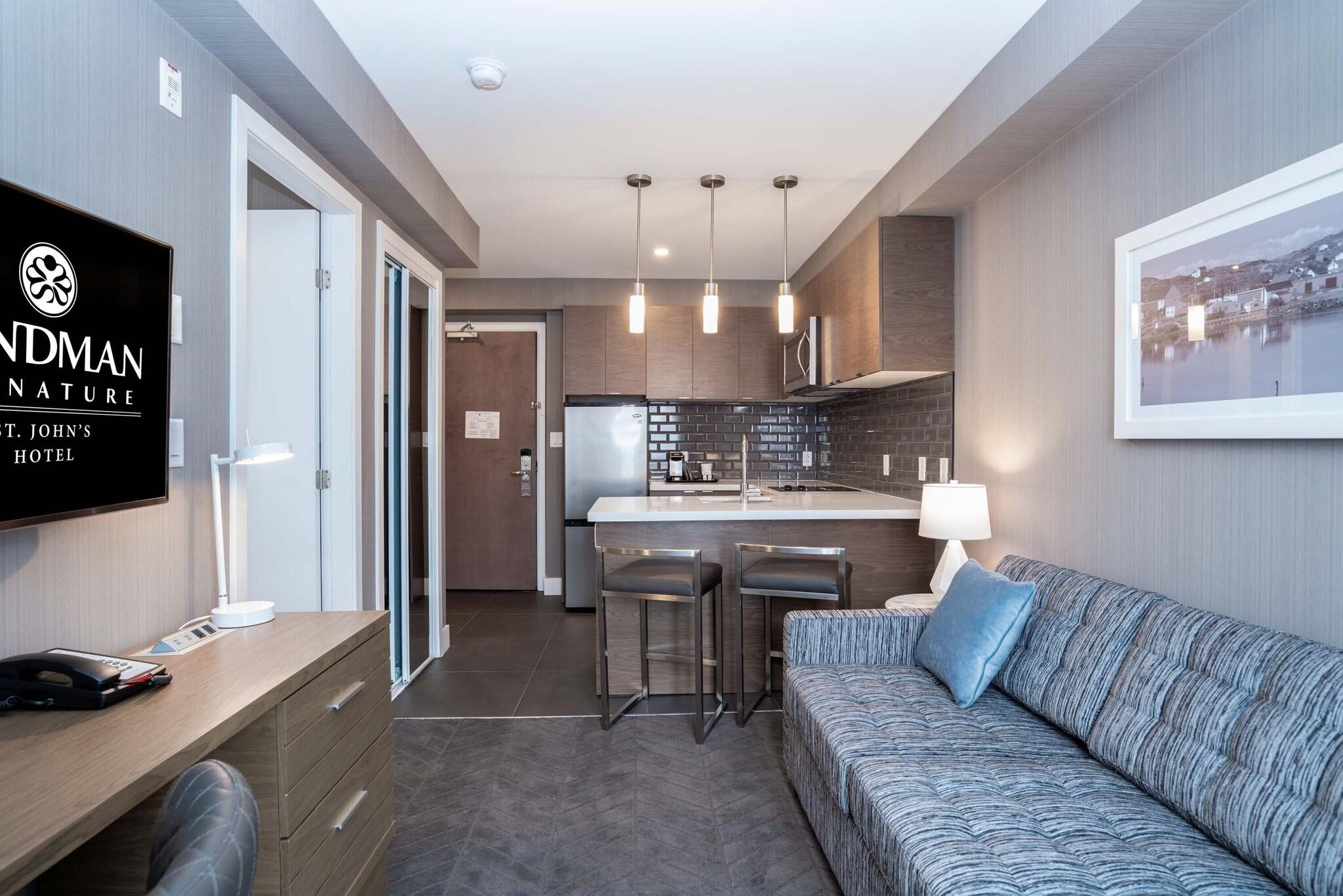 Suite with Kitchenette