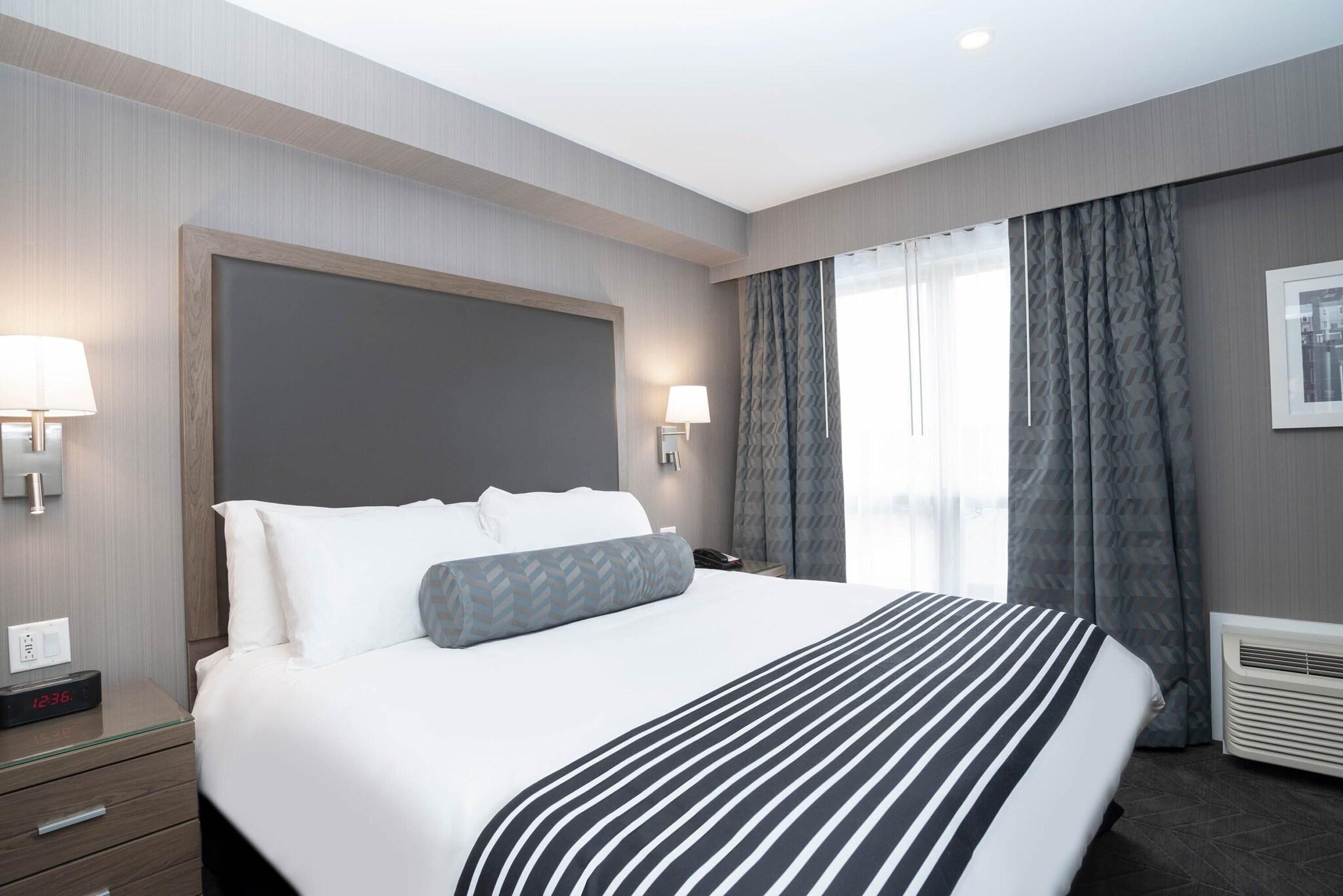 Suite with Kitchenette