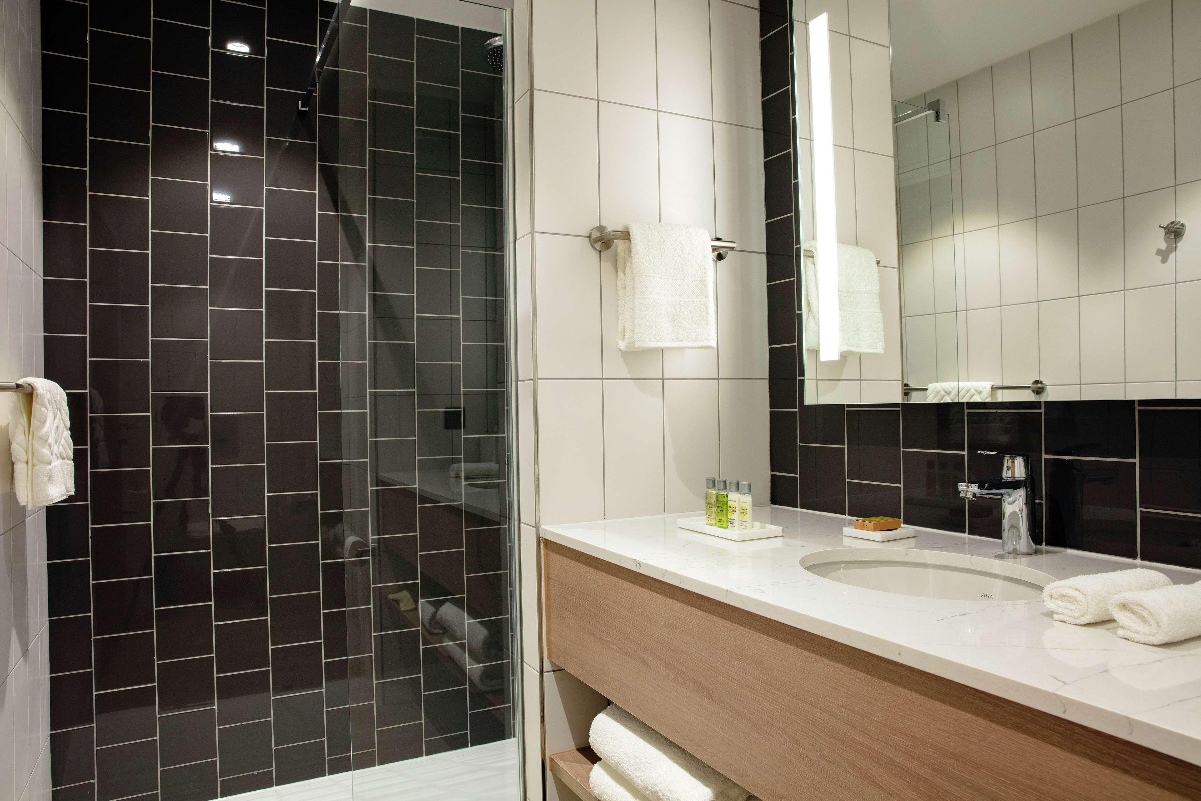 Double Queen Size Bed