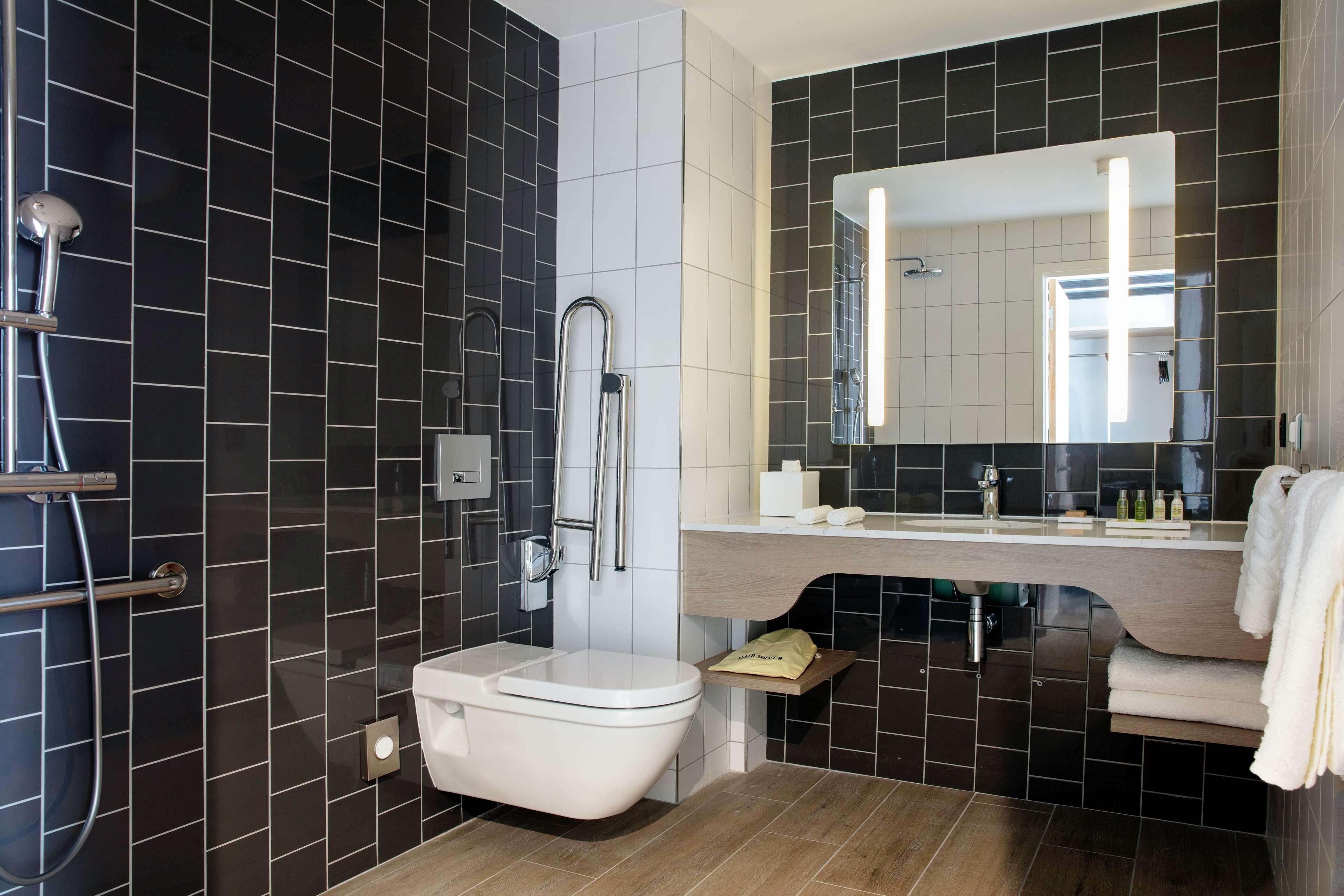 Double Accessible-queen Size Bed