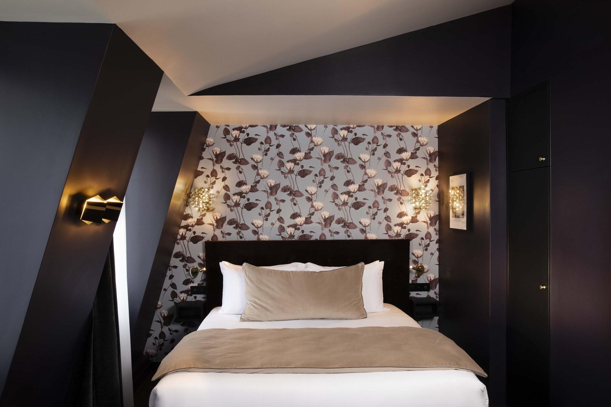 Studio King Size Bed