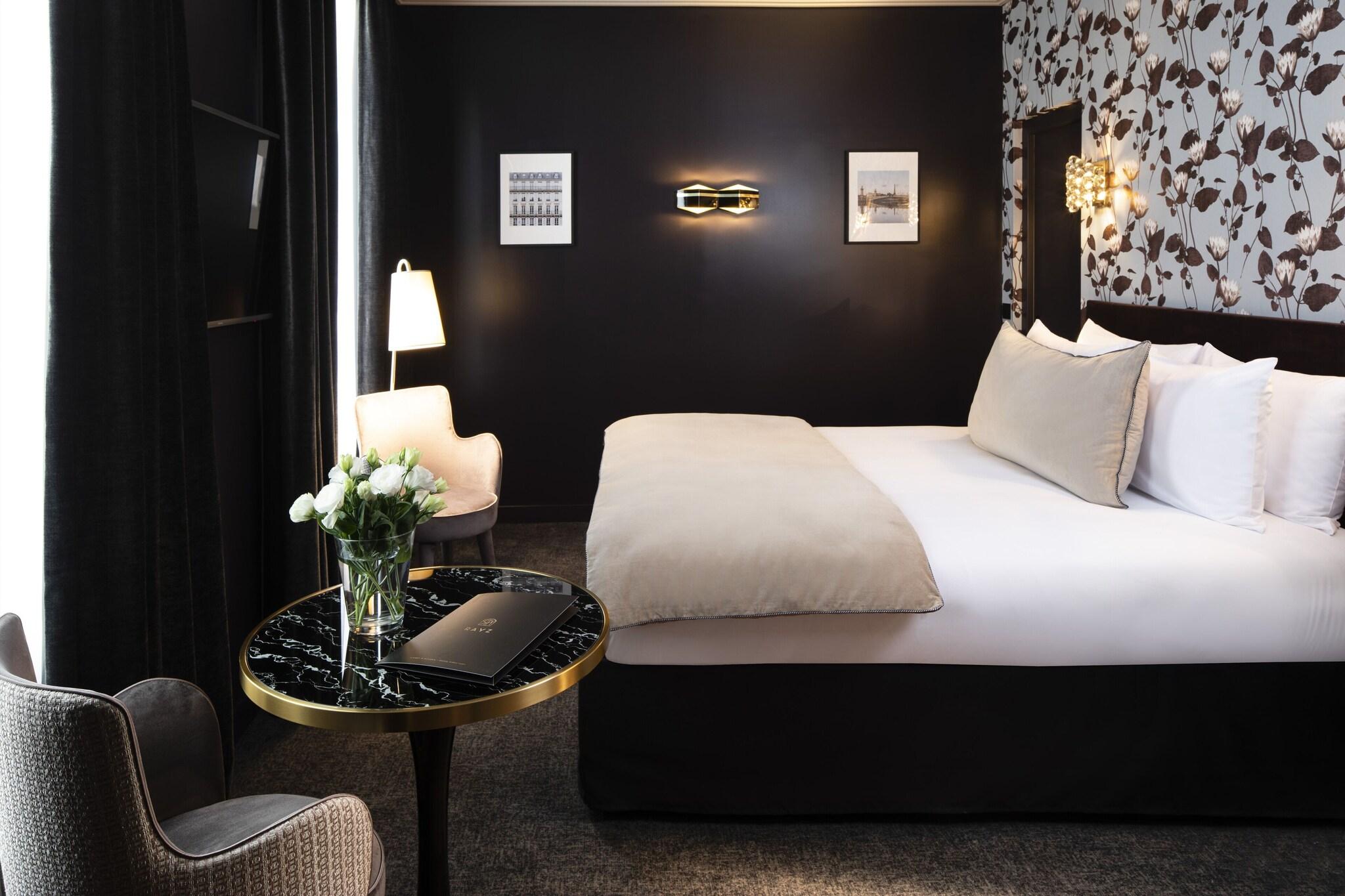 Studio King Size Bed