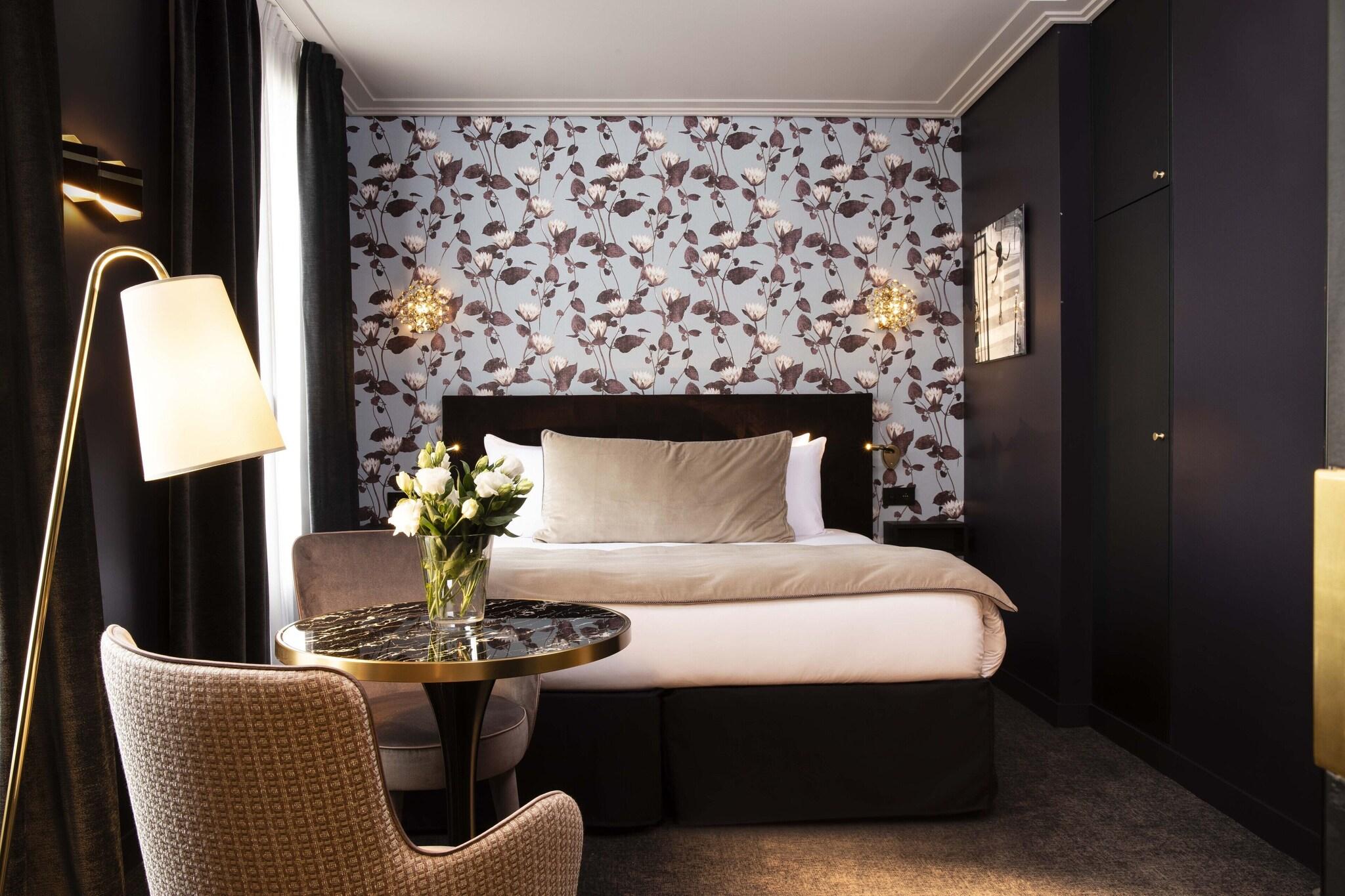 Studio King Size Bed