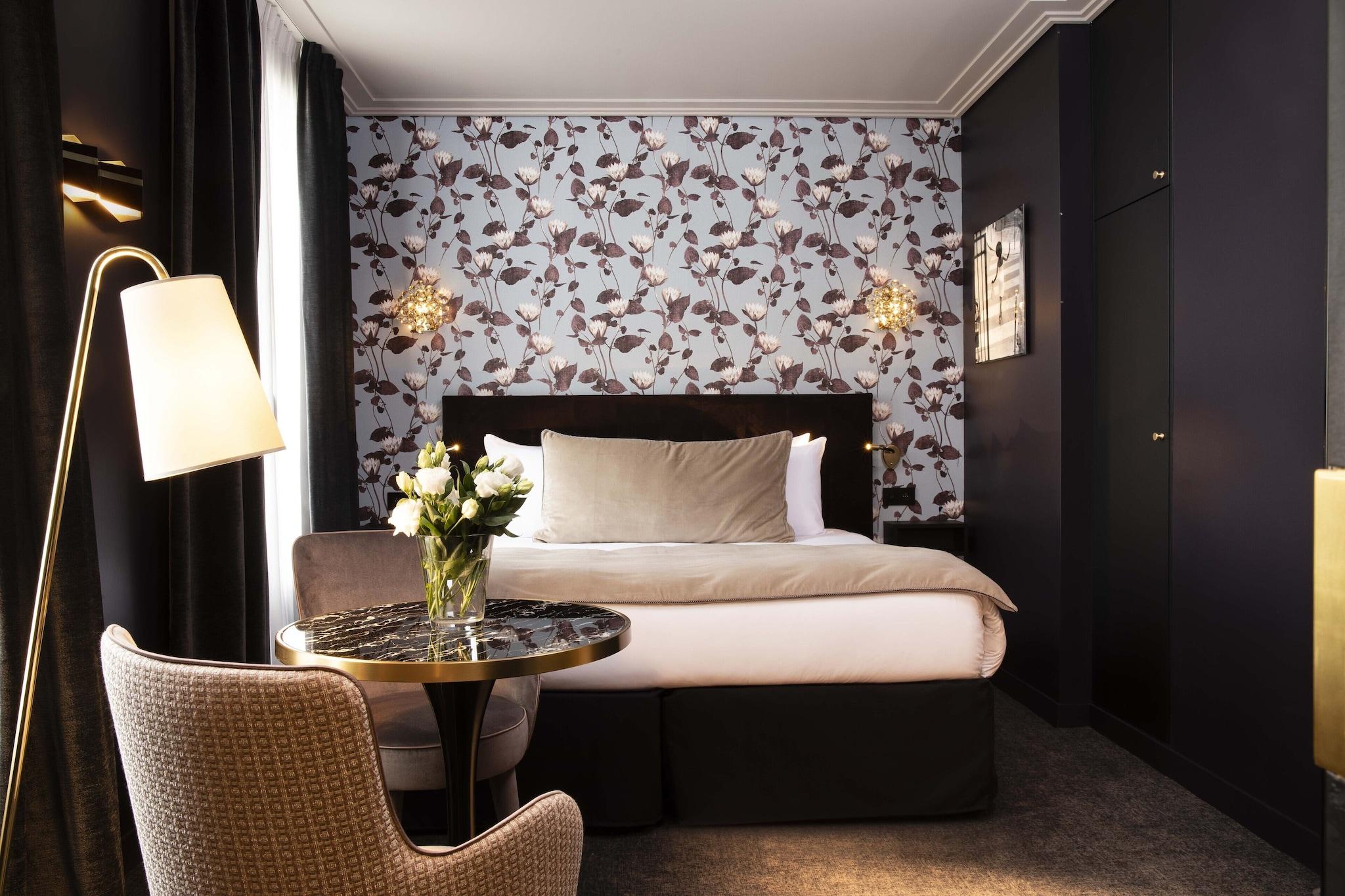 Studio King Size Bed