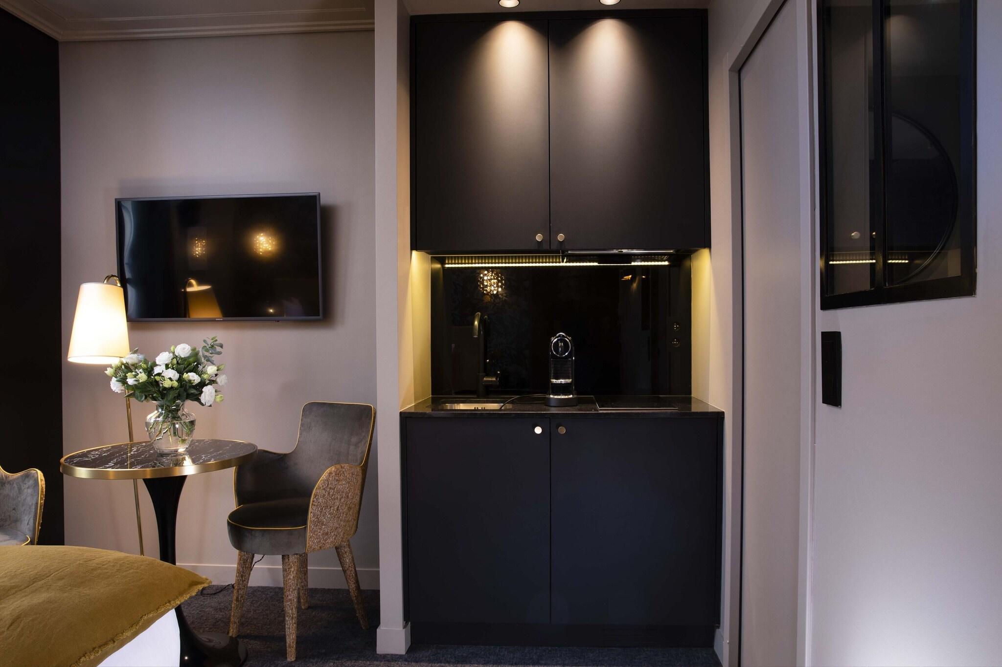 Studio Deluxe King Bed