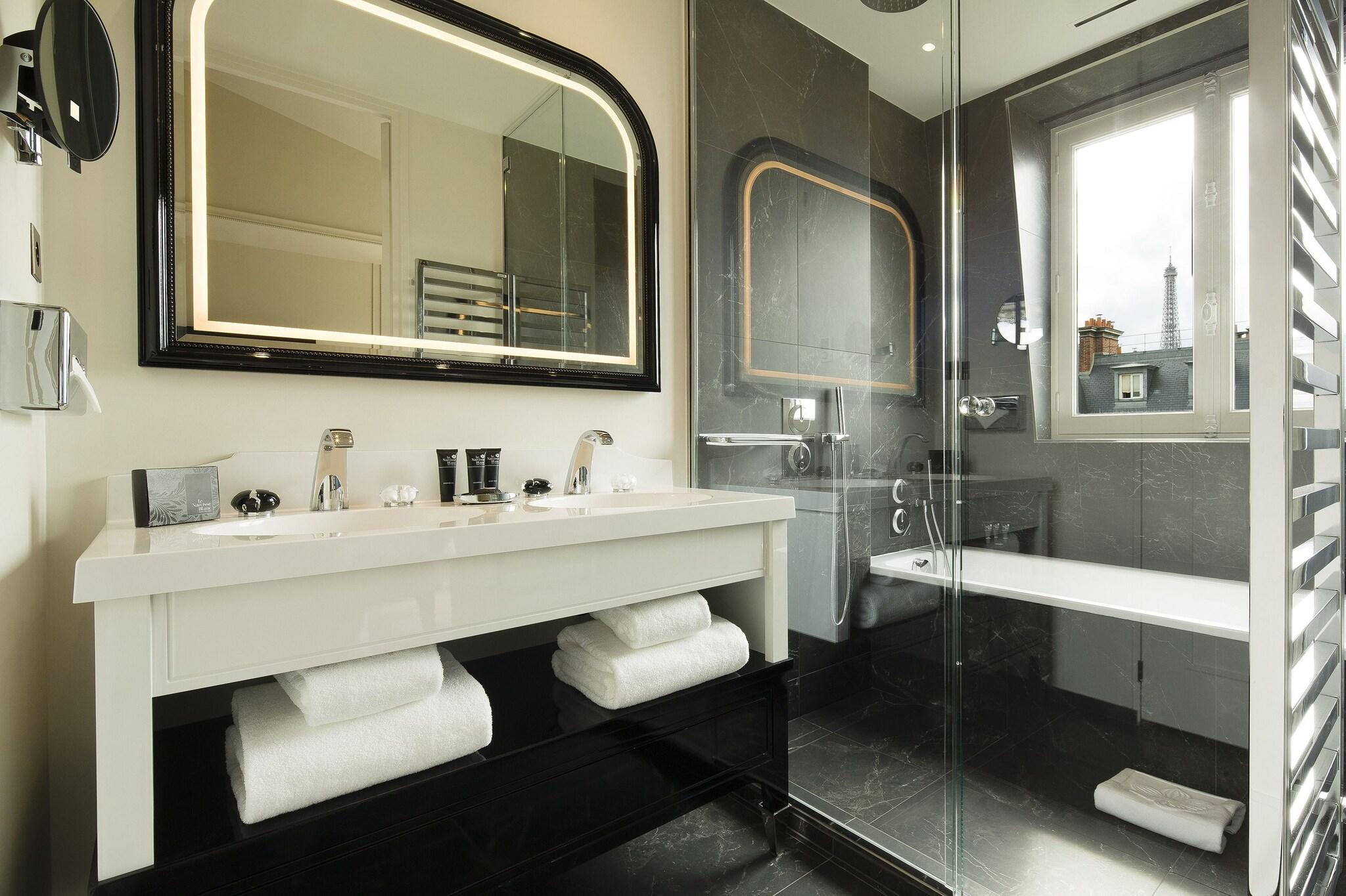 Suite Queen Size Bed