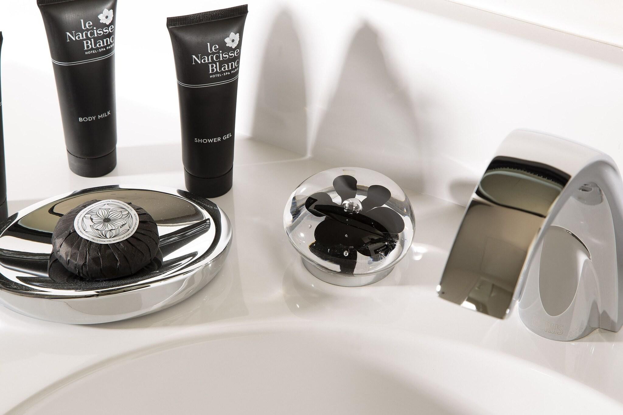 Suite Queen Size Bed