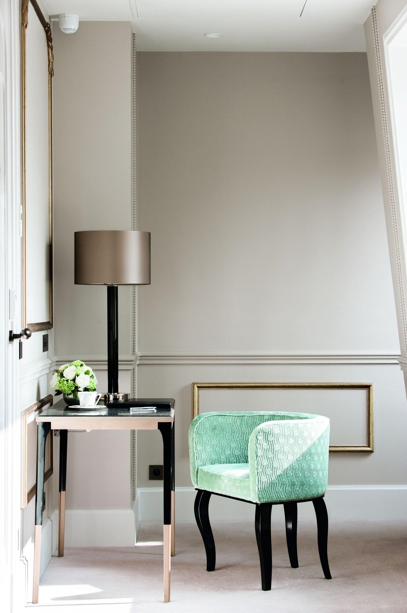 Suite Queen Size Bed