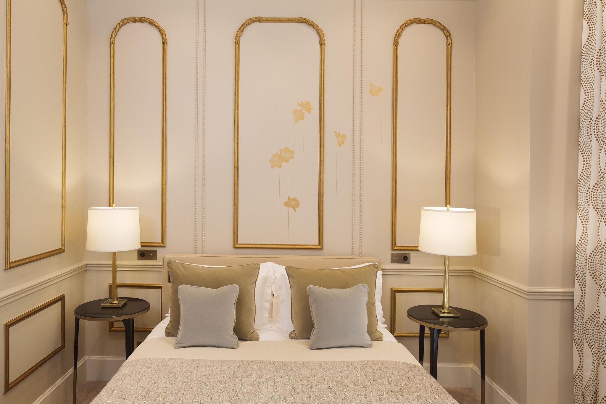 Suite Queen Size Bed