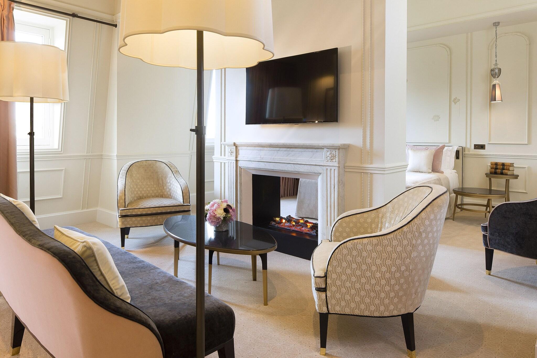 Suite Queen Size Bed