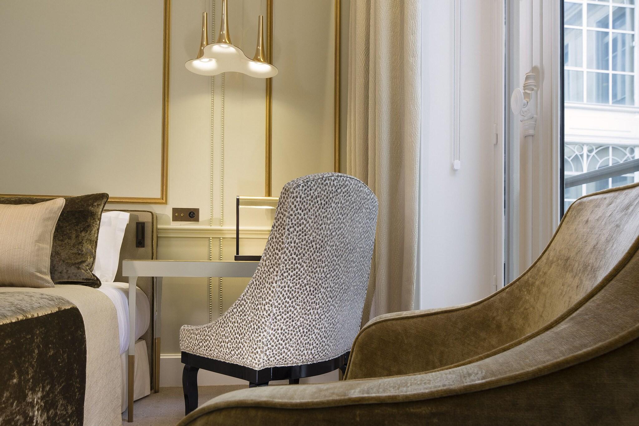 Twin Superior King Bed