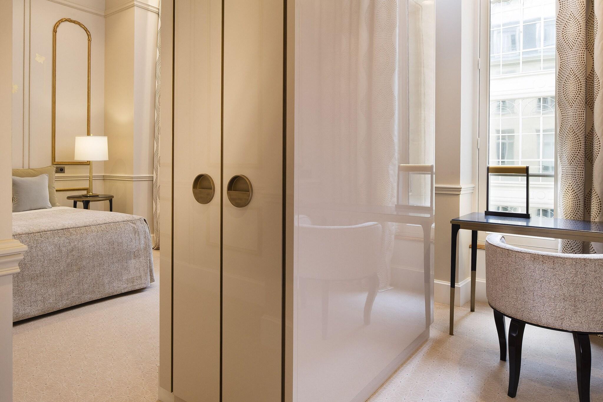 Twin Superior King Bed